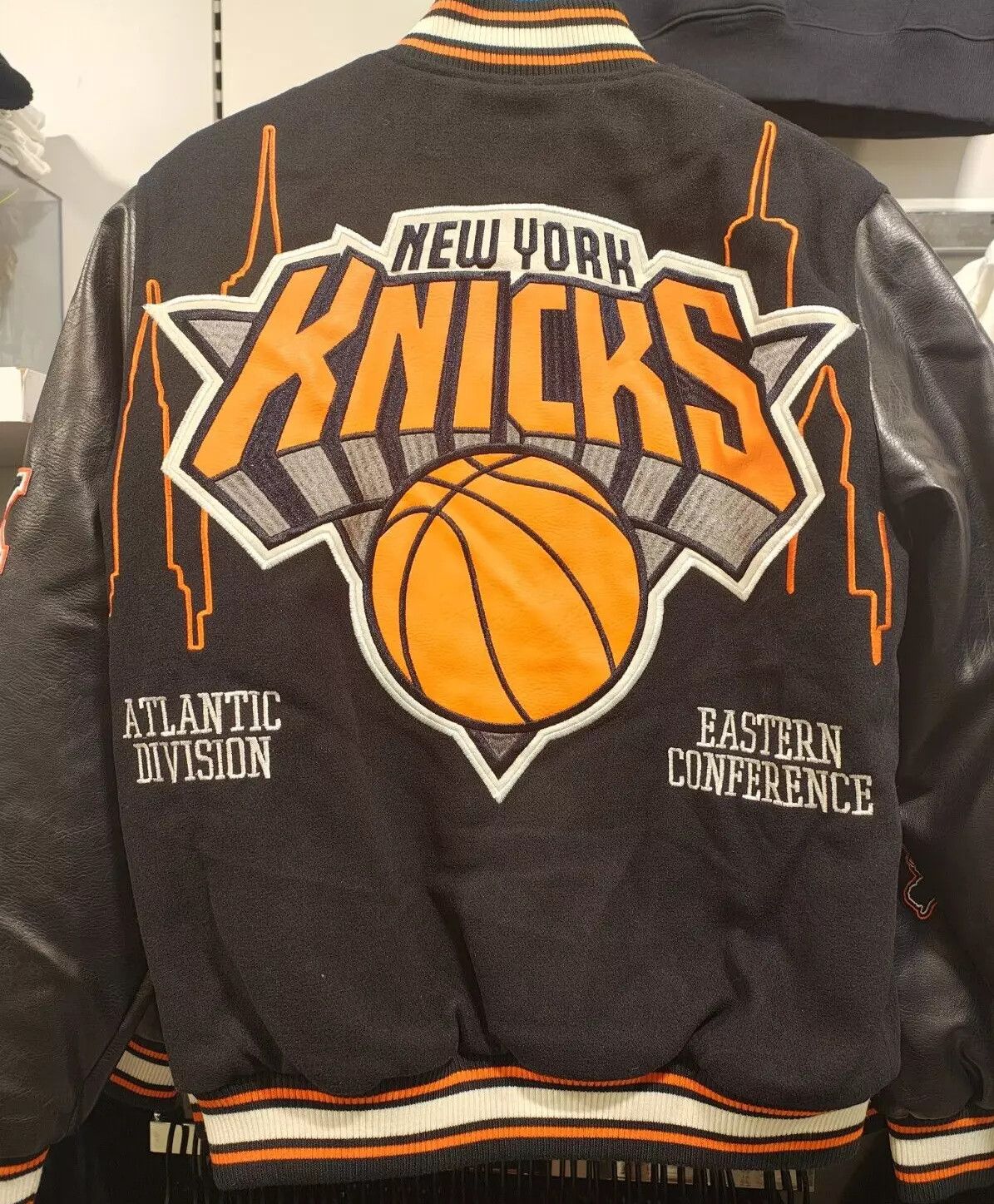 NBA × Other UK BNWT NBA New York Knicks Varsity Bomber Jacket Size US XL / EU 56 / 4 - 4 Thumbnail