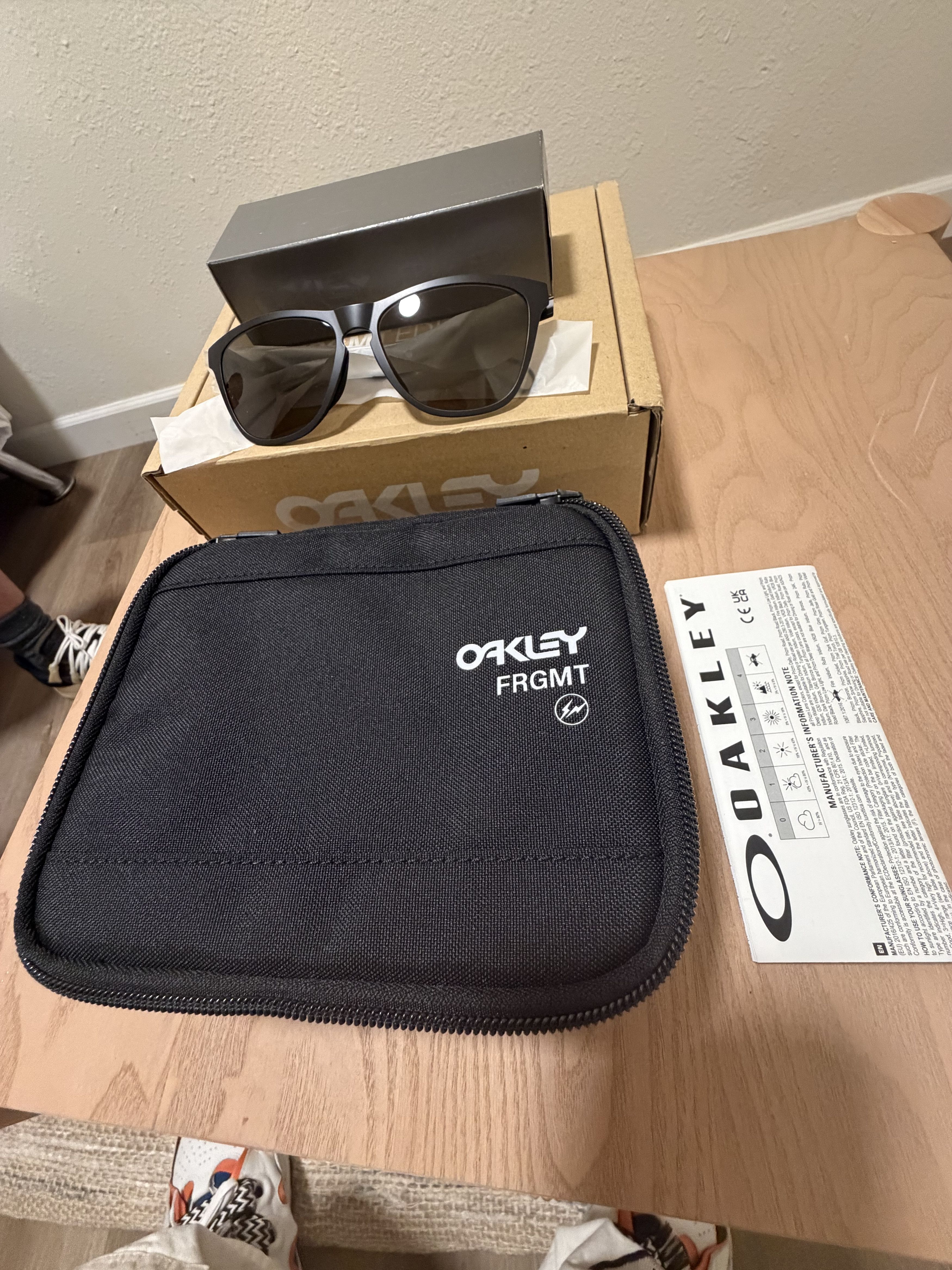 Oakley Fragment Design x Oakley Titanium Frogskin Double Set Size ONE SIZE - 3 Thumbnail