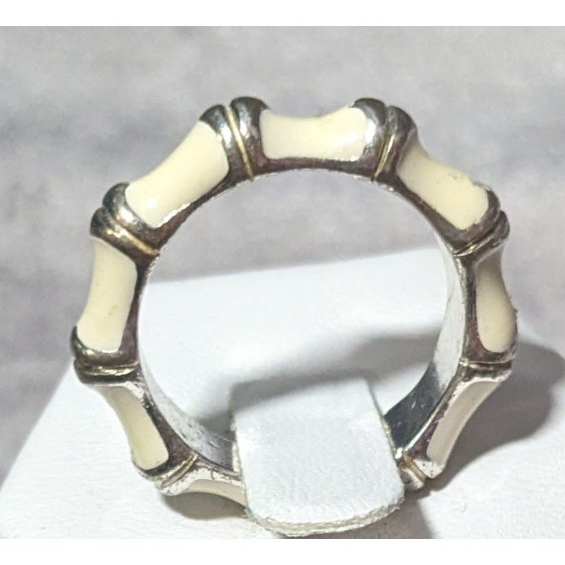 Other Vintage Cream And Silver Tone Bamboo Style Fashion Ring Size Size ONE SIZE - 10 Thumbnail