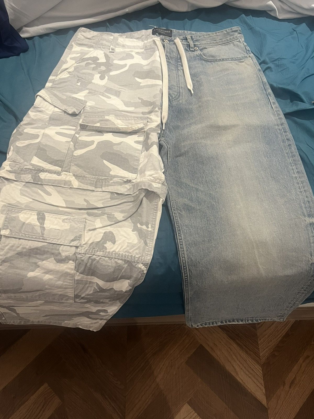Balenciaga Balenciaga 50/50 baggy hybrid camo denim jeans Size US 32 / EU 48 - 1 Thumbnail