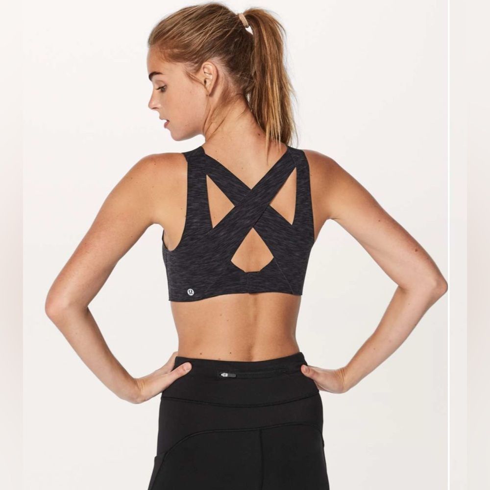 Lululemon Lululemon black athletic bra snaps in the back razor back si Size M / US 6-8 / IT 42-44 - 4 Thumbnail