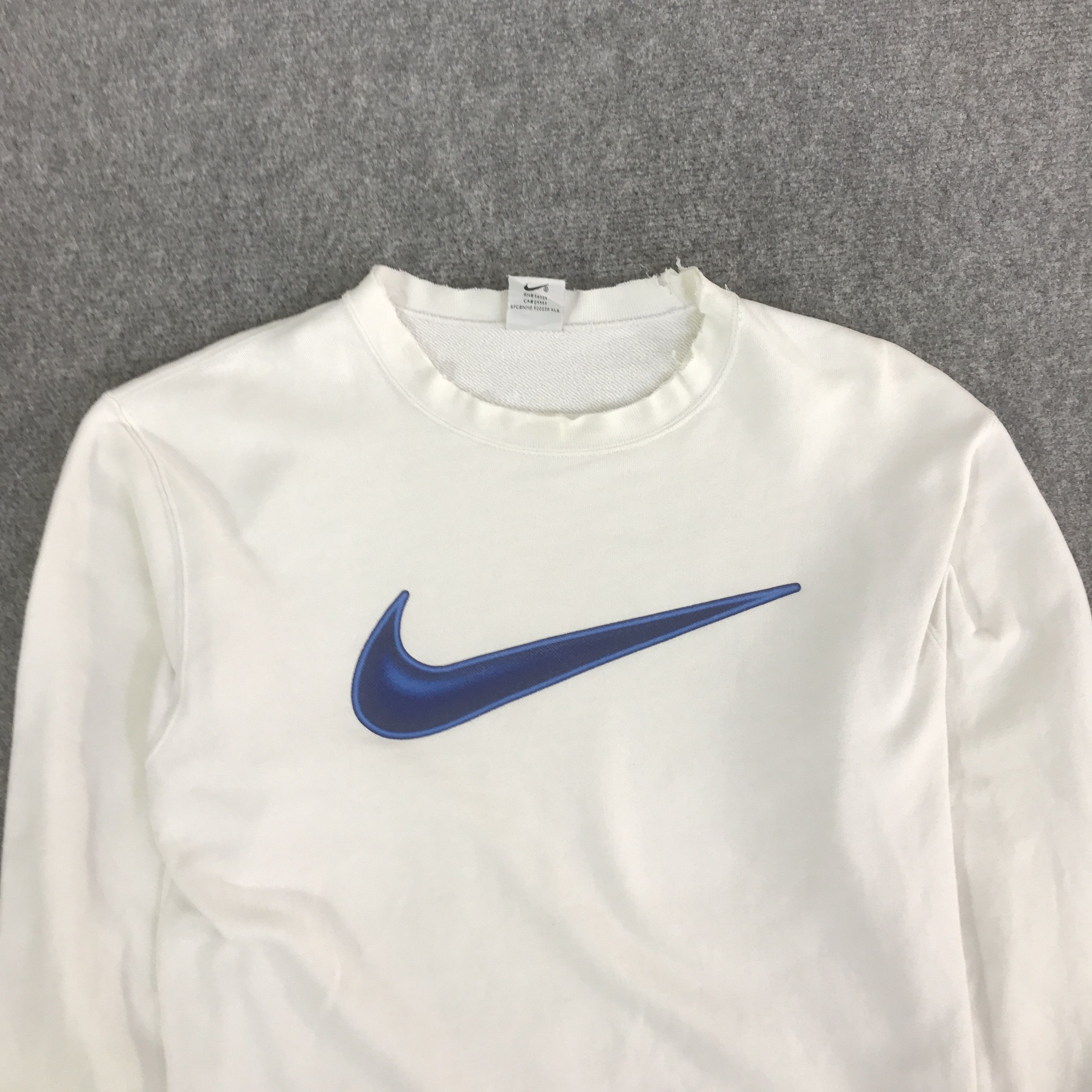 Nike 90s NIKE BIG LOGO DISTRESSED SWEATSHIRT K127B8 Size US M / EU 48-50 / 2 - 2 Thumbnail