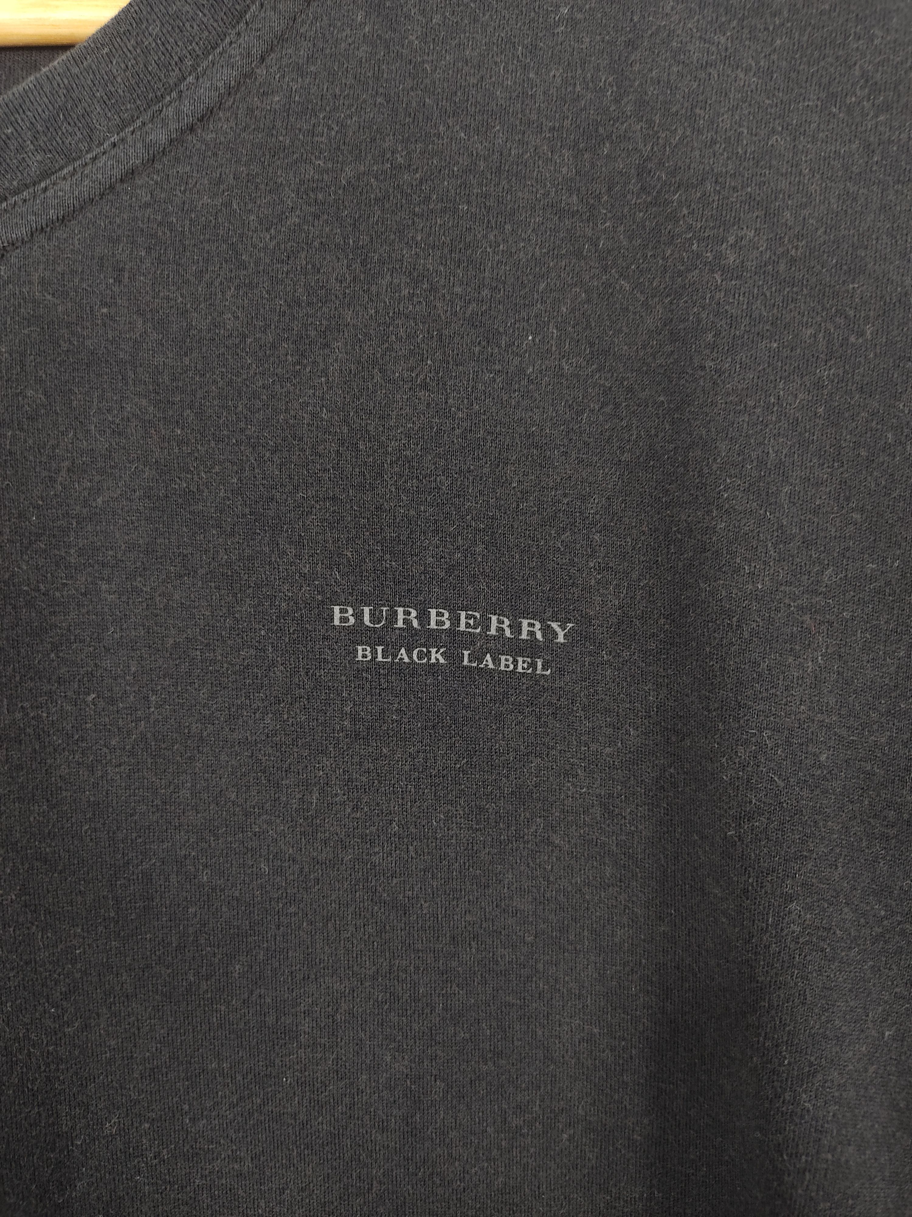 Burberry Burberry Black Label V Neck T-shirt Size US M / EU 48-50 / 2 - 4 Thumbnail