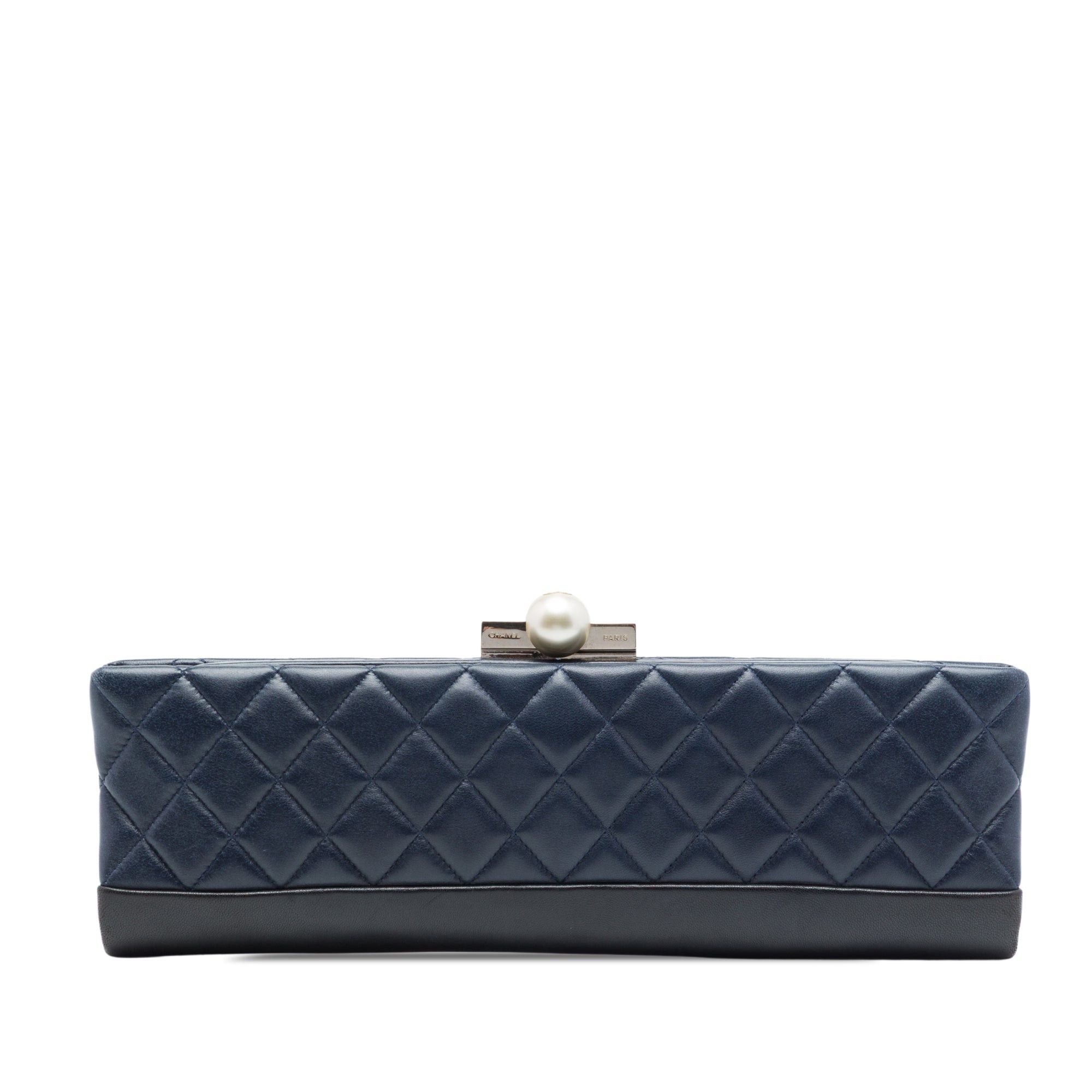 Chanel CC Quilted Lambskin Pearl Evening Baguette Clutch Size ONE SIZE - 1 Thumbnail