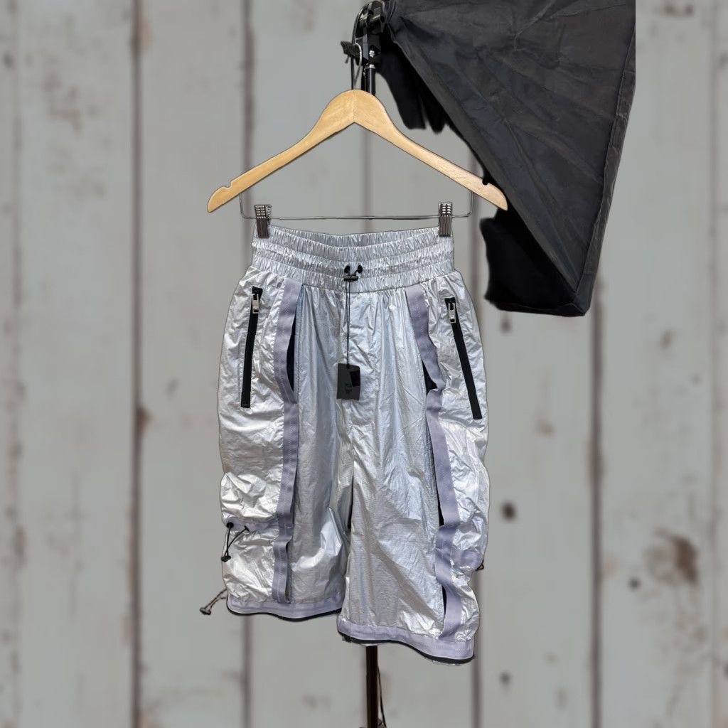 MCM MCM 2/1 Convertible Cargo Pants Shorts Zip Off Unisex Size 38 Pants Silver 2in1 Convertible Unisex Adults Mens Womens Size US 38 / EU 54 - 1 Thumbnail
