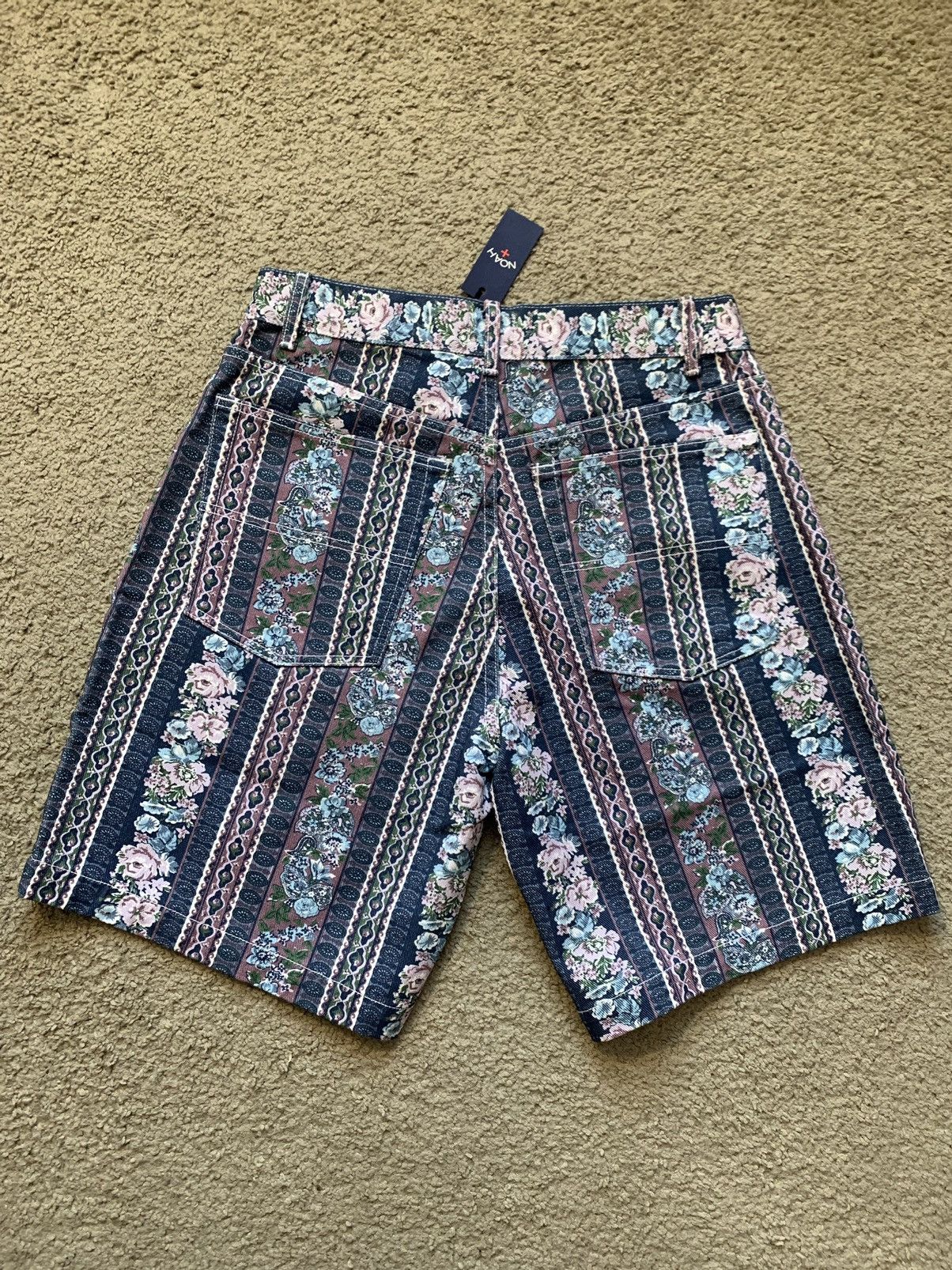 Noah NOAH 90’s STYLE DENIM STRIPED FLORAL SHORTS Size US 30 / EU 46 - 2 Thumbnail