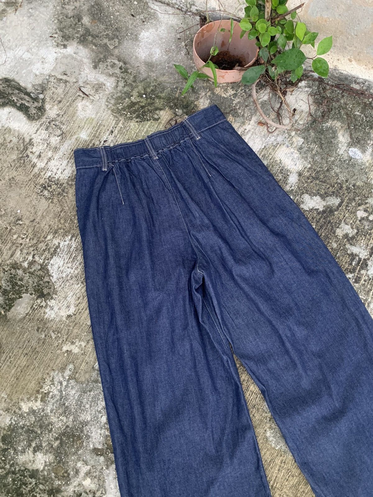 GU × Undercover Steal 🔥 Gu baggy jeans stretchable waist 30”-34” Size 33" - 8 Thumbnail