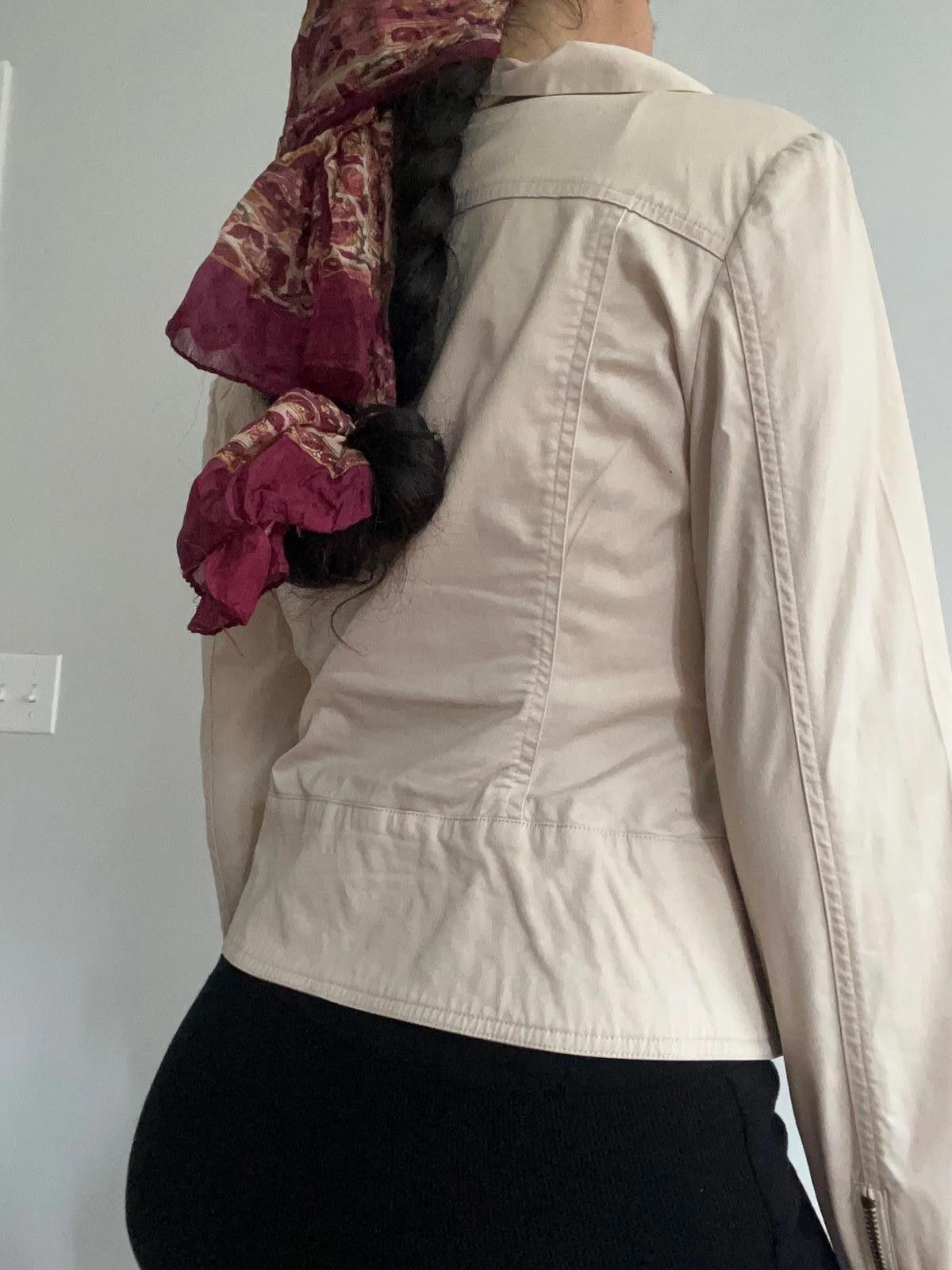 Other Women’s fitted ruffled jacket Size S / US 4 / IT 40 - 6 Thumbnail