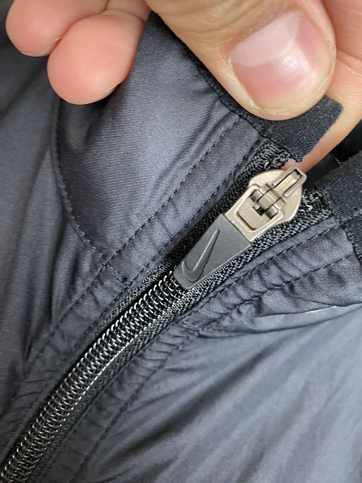 Nike Vintage Nike Mesh Stripe Vest Jacket Zip Y2K Silver tag Size US M / EU 48-50 / 2 - 5 Thumbnail