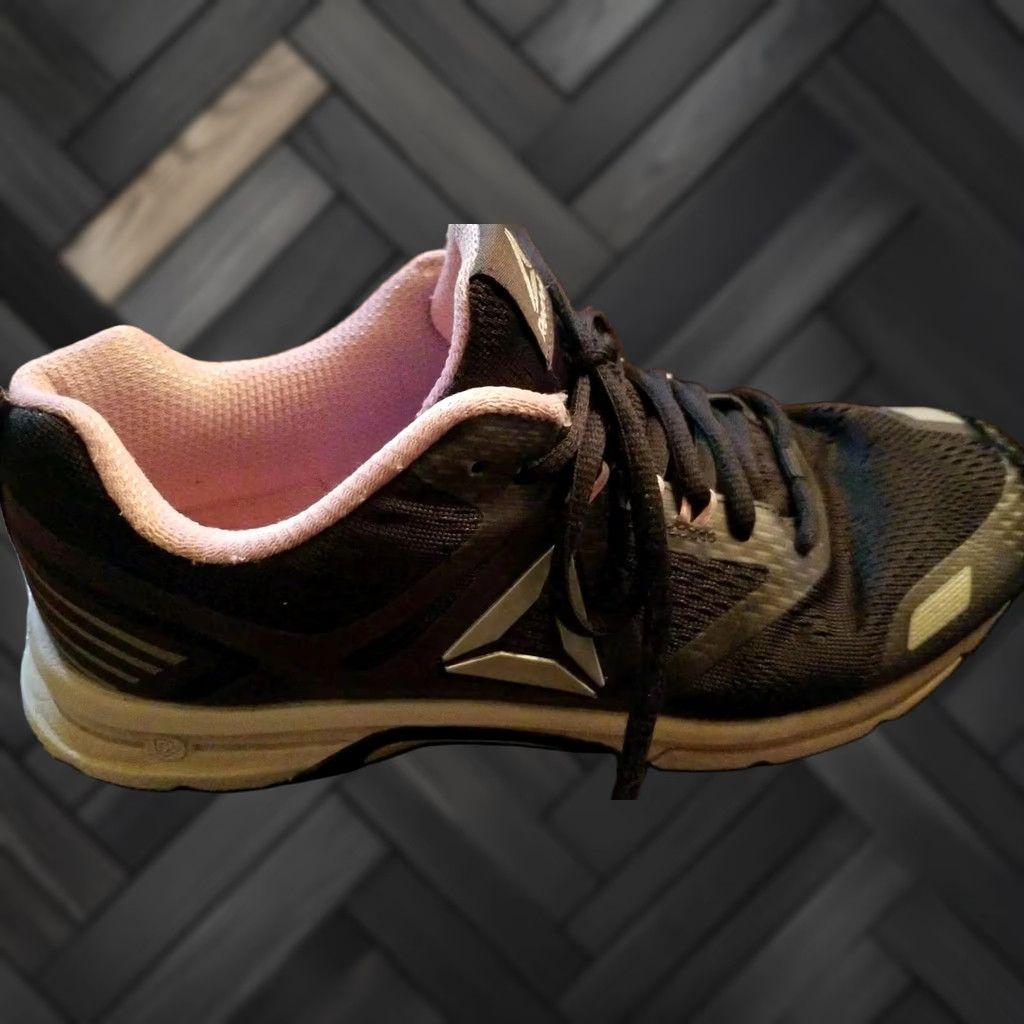 Reebok REEBOK Shoes 9 Women’s Low Top Coal Pink Soles Original Box Running Walking Tennis Sneakers 3rswfcn2300pr Size M / US 6-8 / IT 42-44 - 1 Thumbnail
