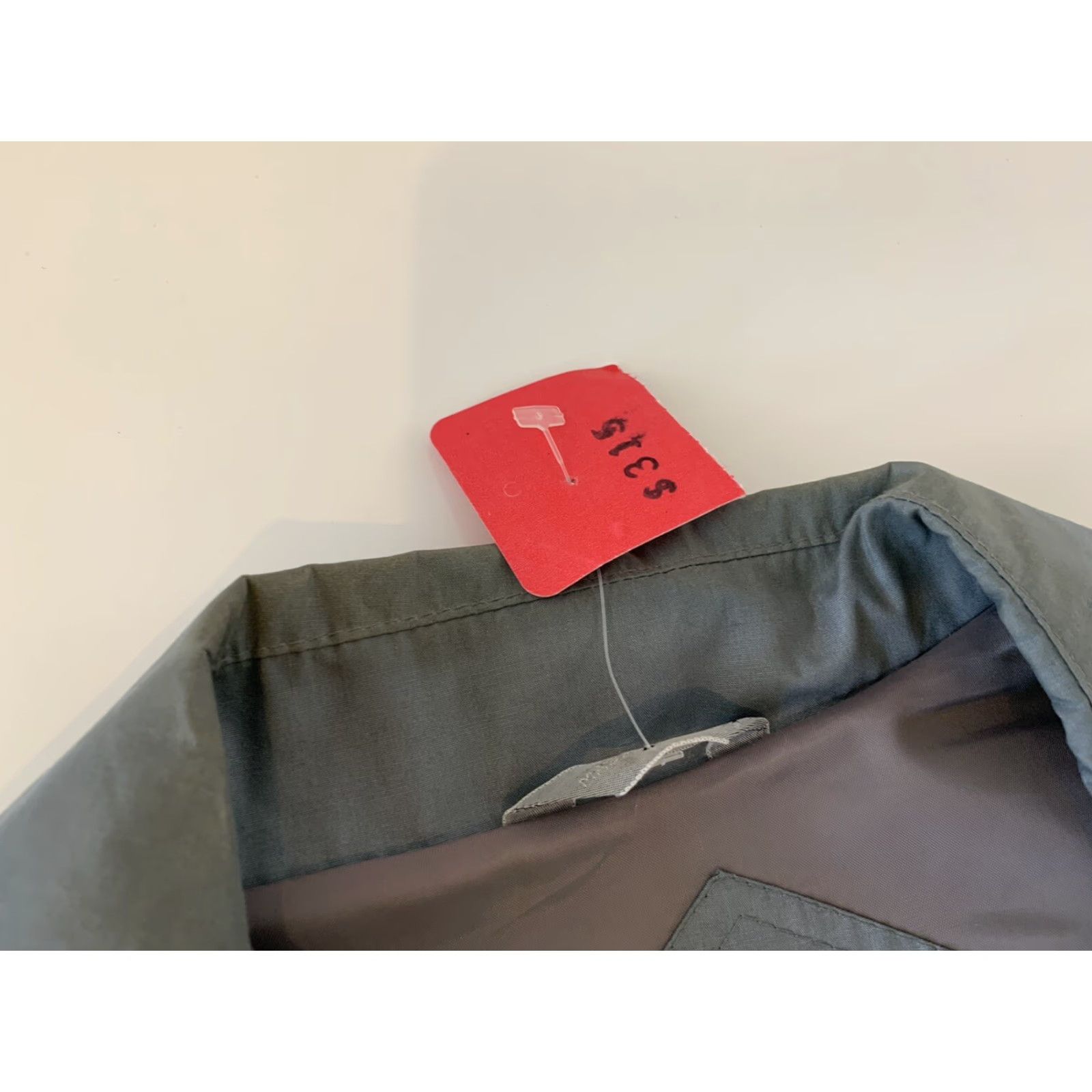 Members Only VTG Members Only Full Zip Jacket Gray Size 44 Men Windbreaker / Jacket, Gray, 44, Regular, Full Zip, Outer Shell Polyester Size US S / EU 44-46 / 1 - 3 Thumbnail