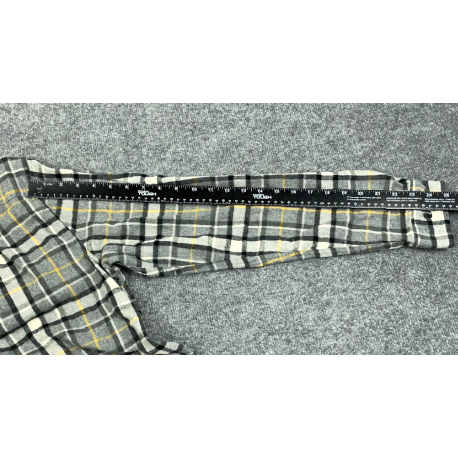 Vintage L.L. Bean Gray Plaid Flannel Shirt Adult Medium Button-Up Casual Workwear Mens Size US M / EU 48-50 / 2 - 5 Thumbnail