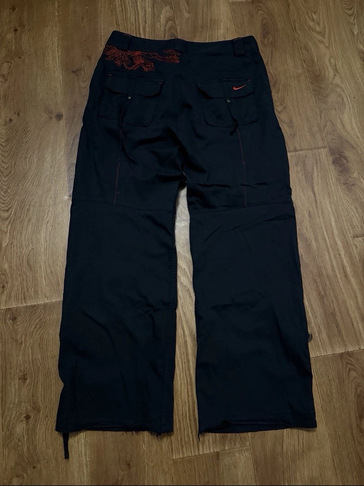 Nike Rare Nike Vintage Women`s Cargo Pants Embroidered Dragon Size 32" / US 10 / IT 46 - 1 Thumbnail