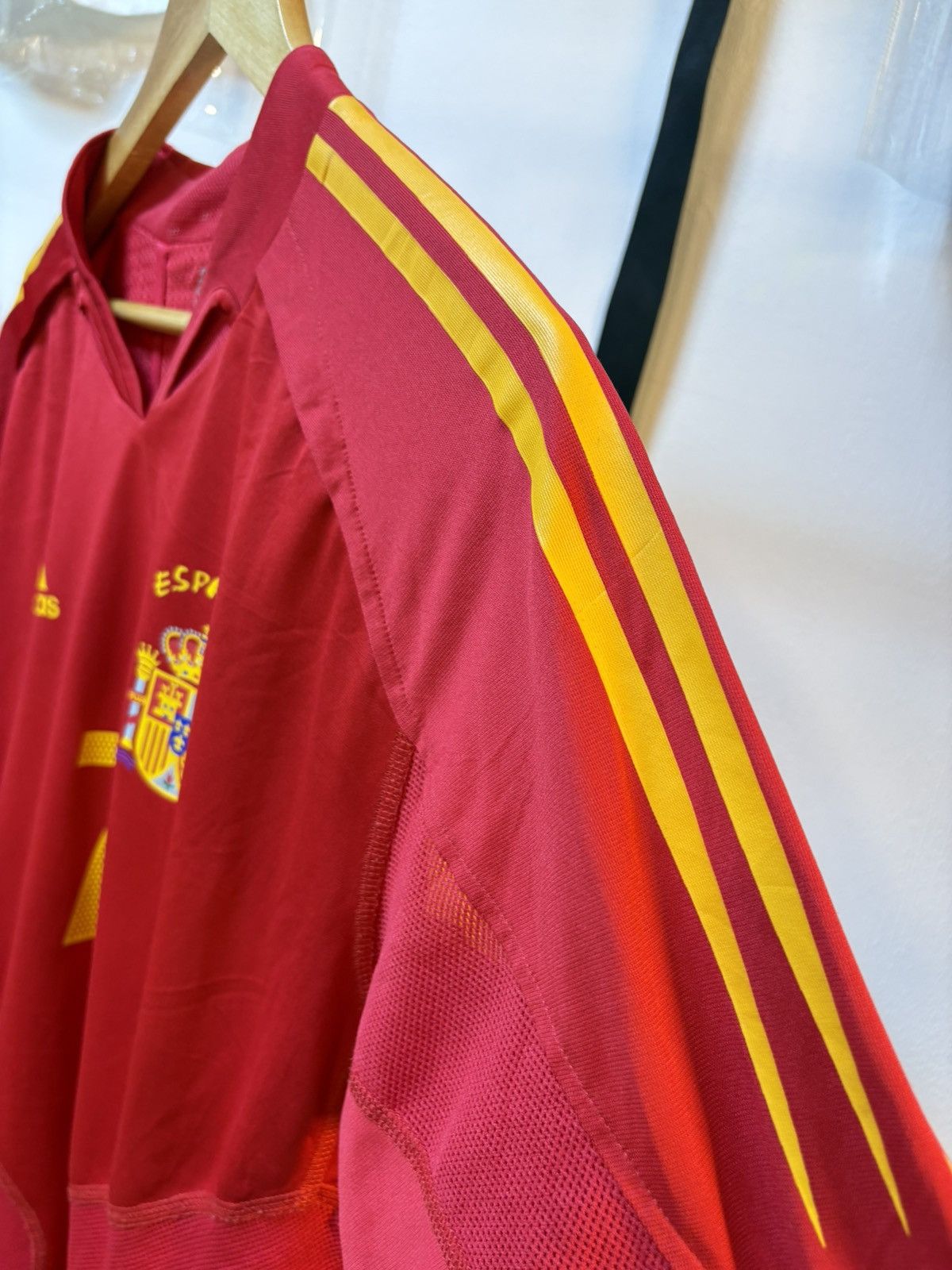 Adidas Vintage 2004-2006 Spain Football Team Home Kit Size US L / EU 52-54 / 3 - 13 Thumbnail