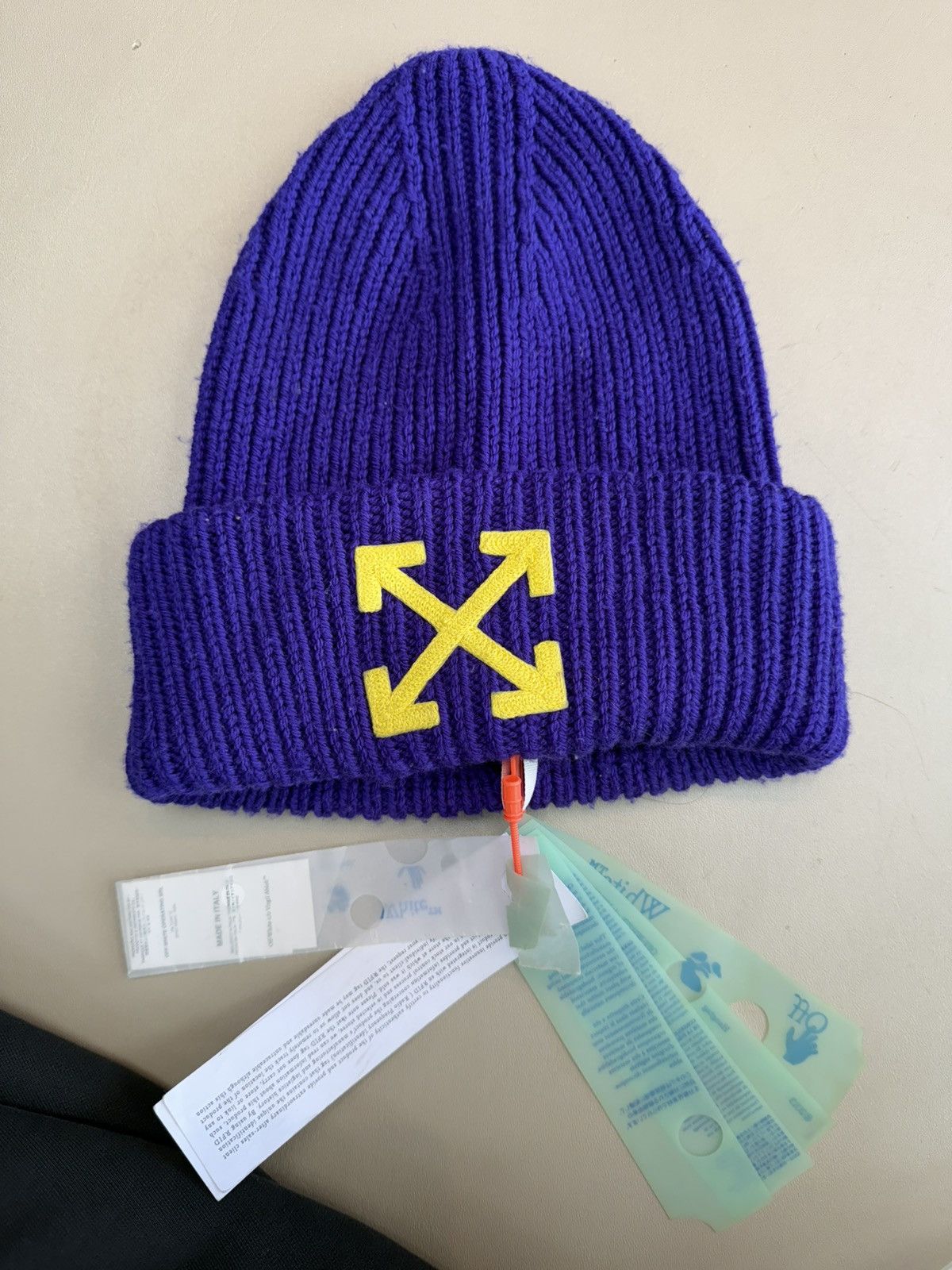 Off-White Arrows Ribbed Beanie NEW Size ONE SIZE - 1 Thumbnail