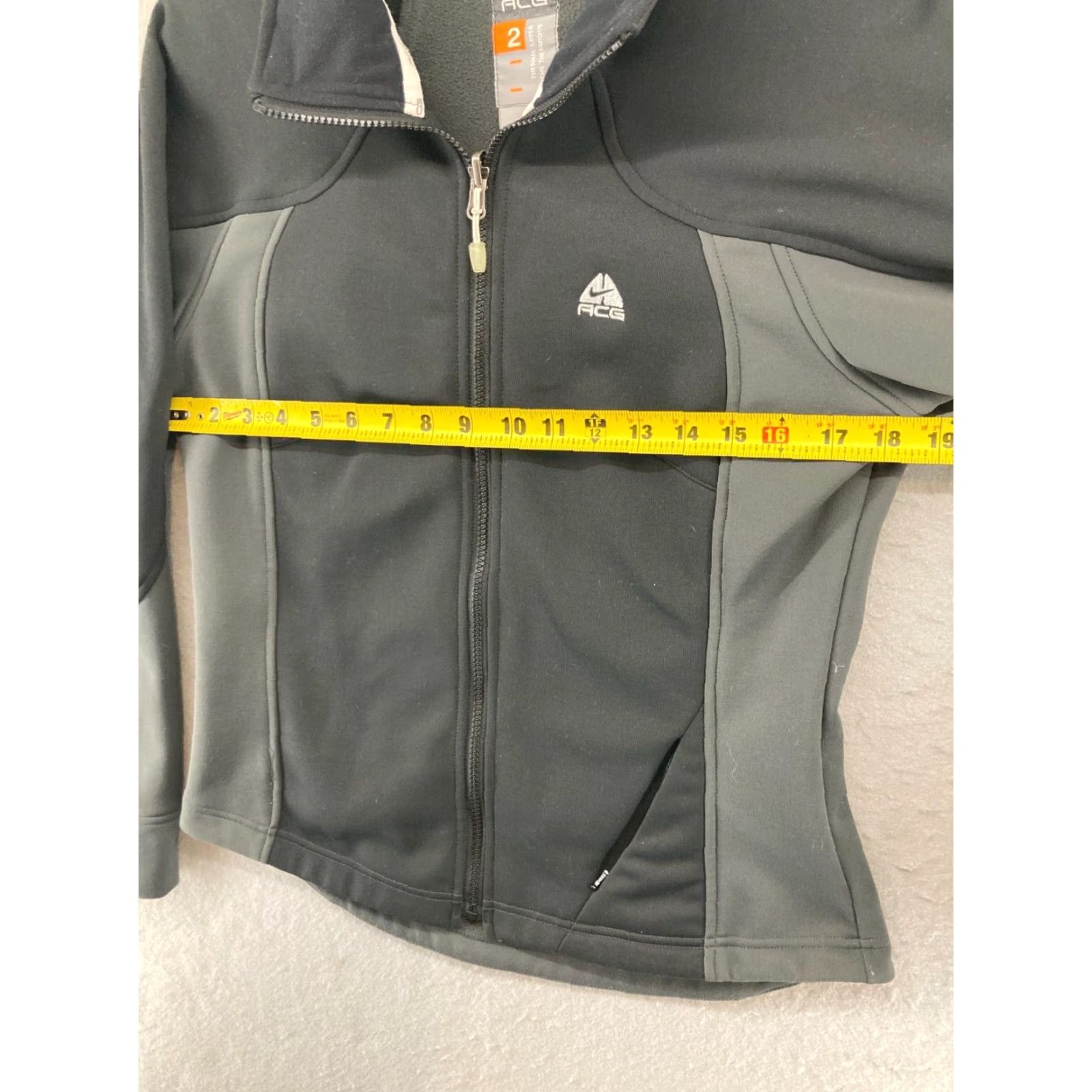 Nike ACG Nike ACG Jacket Women Medium Black Gray Softshell 2-Thermal Layer Thumb Holes Size M / US 6-8 / IT 42-44 - 2 Thumbnail