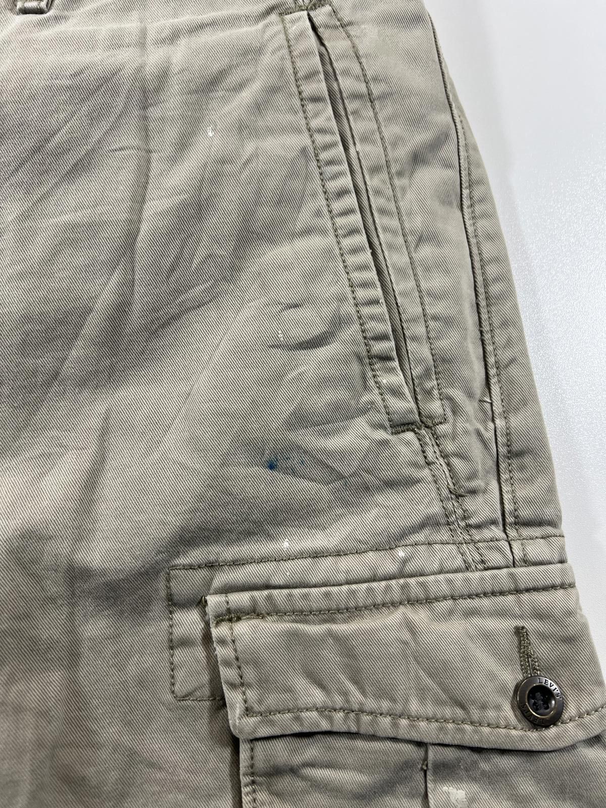 Other Men's Levi’s Cargo Shorts with Multiple Pockets Size US 32 / EU 48 - 4 Thumbnail