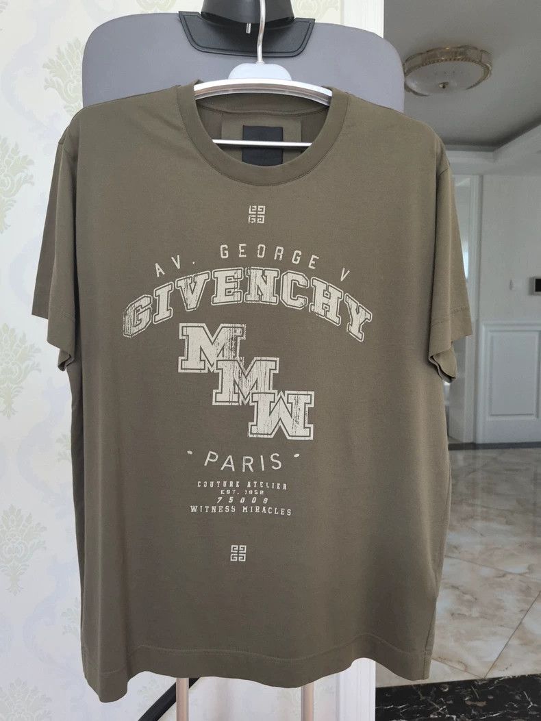 Givenchy Givenchy Cotton T-Shirt, Size L, Chest Size 120CM Size US L / EU 52-54 / 3 - 1 Thumbnail