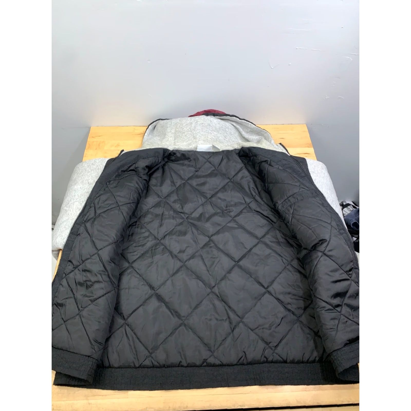 Reebok VINTAGE Reebok Jacket Mens L Black Hooded Full Zip Heavy 90s Retro Sports Style Basic Jacket Size US L / EU 52-54 / 3 - 5 Thumbnail