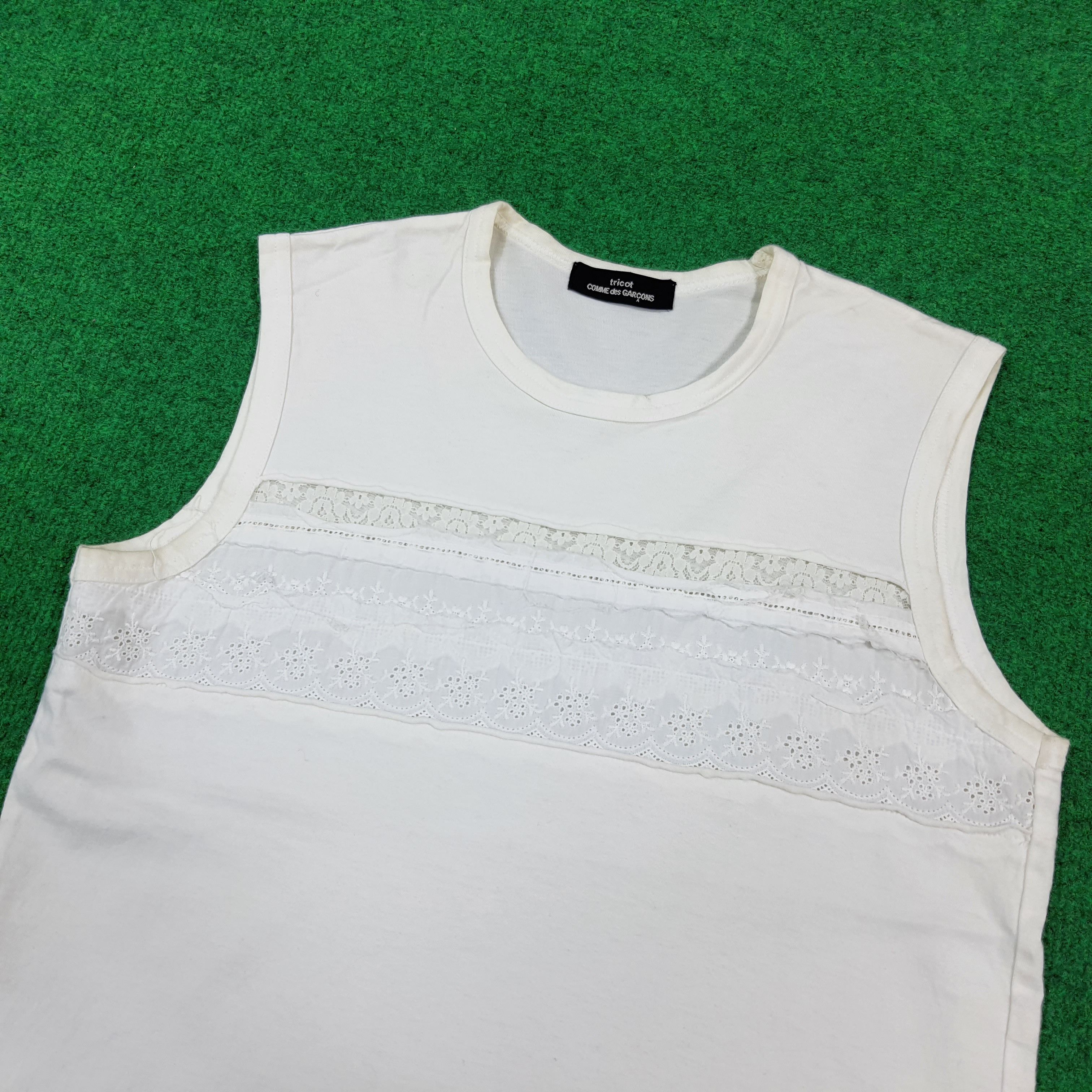 Tricot Comme des Garcons Vintage 2005 tricot Comme Des Garcons Lace Trim Tank Top Size S / US 4 / IT 40 - 2 Thumbnail