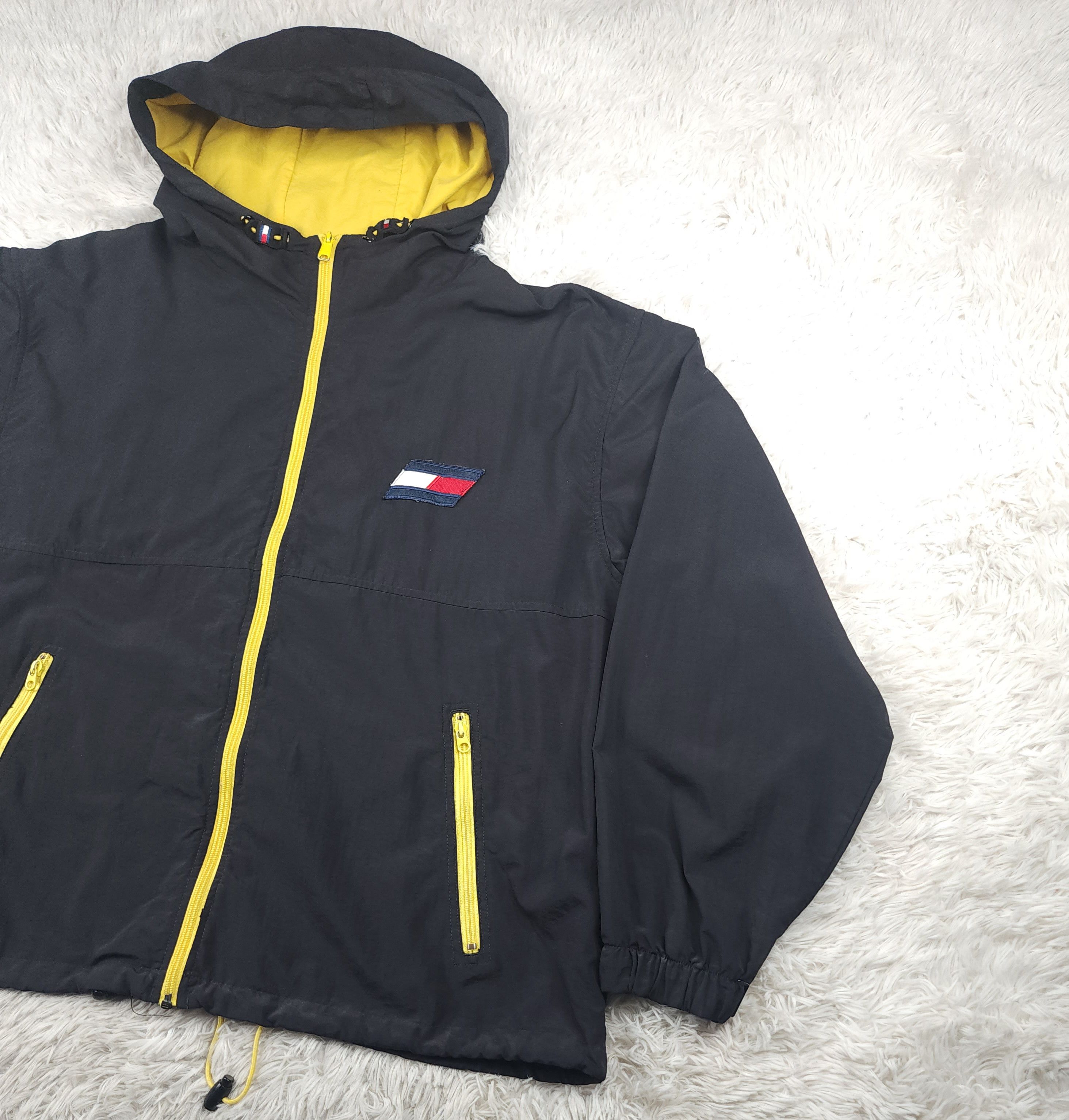 Tommy Hilfiger Tommy Hilfiger full zip hooded windbreaker jacket Size XL Size US XL / EU 56 / 4 - 2 Thumbnail
