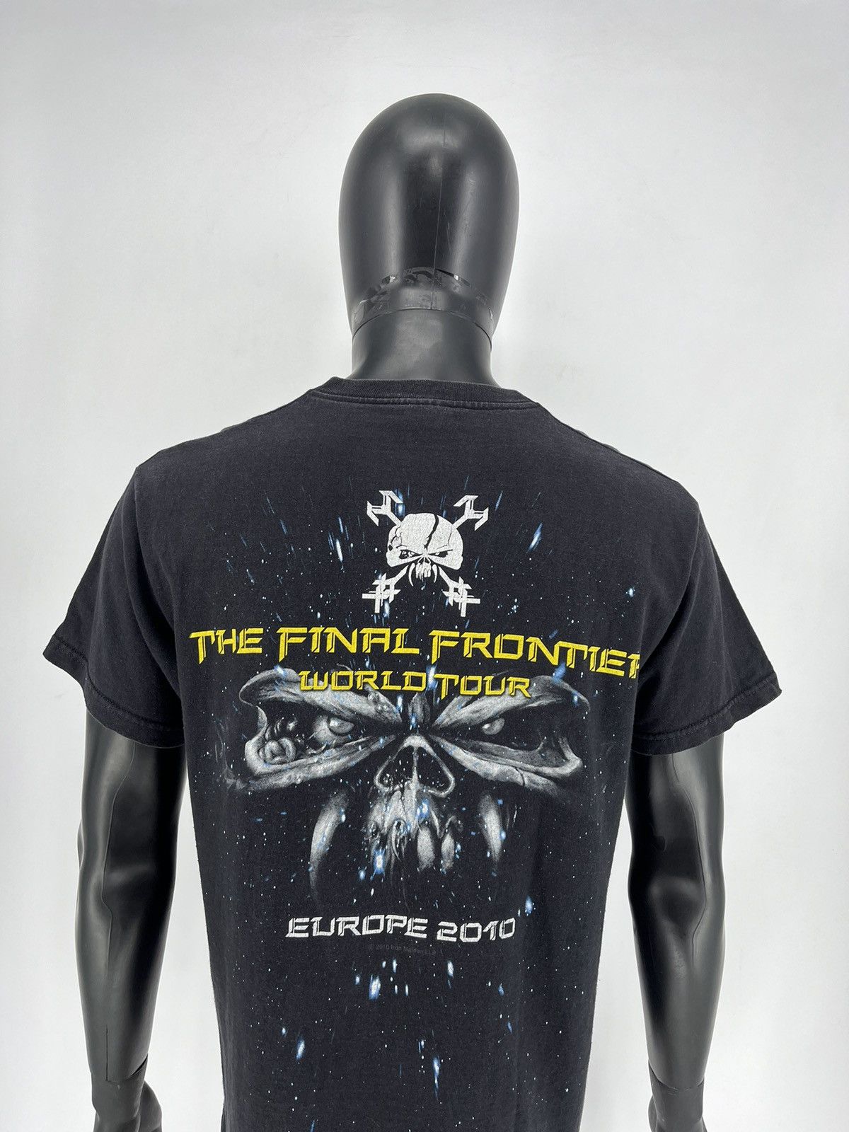 Band Tees × Vintage IRON MAIDEN 2010 “The Final Frontier” World Tour T-shirt Size US L / EU 52-54 / 3 - 8 Thumbnail