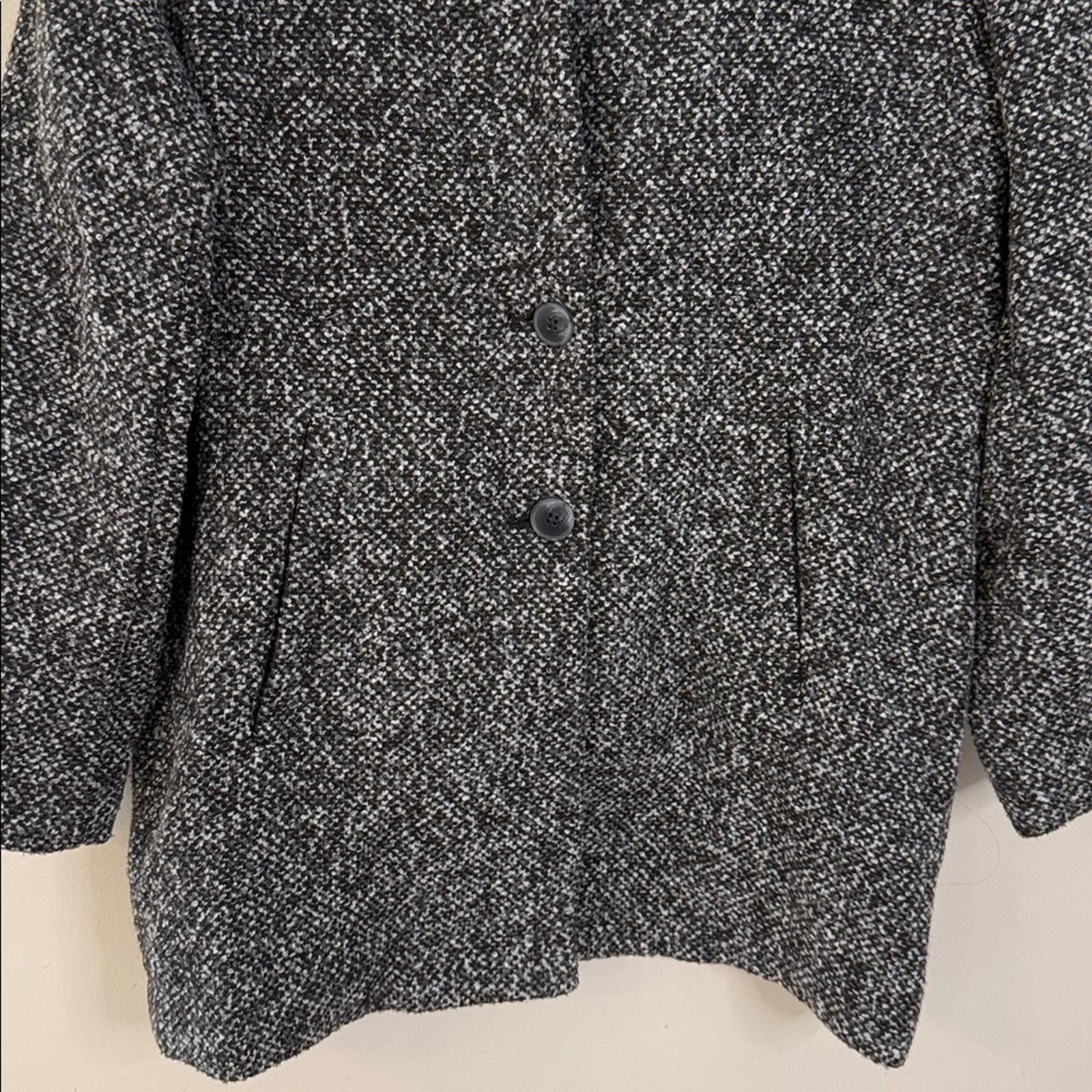 Old Navy Old Navy Black & White wool blend coat floral broach SZ Med Size M / US 6-8 / IT 42-44 - 5 Thumbnail