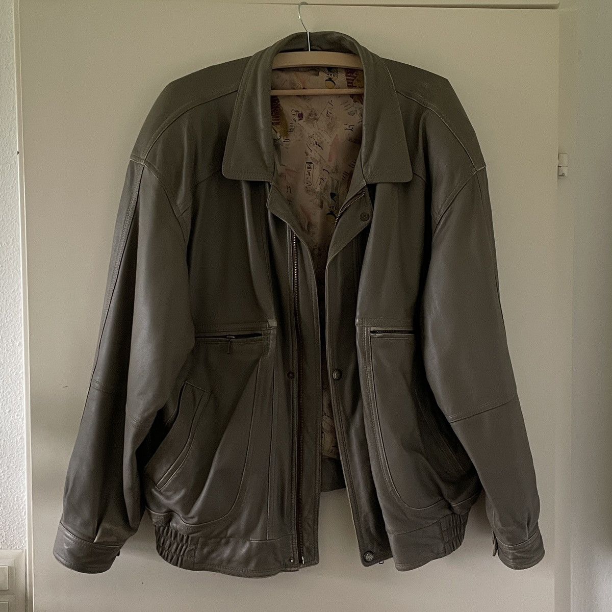 Vintage Amazing Vintage Grey Nappa Leather Jacket Size US L / EU 52-54 / 3 - 1 Thumbnail