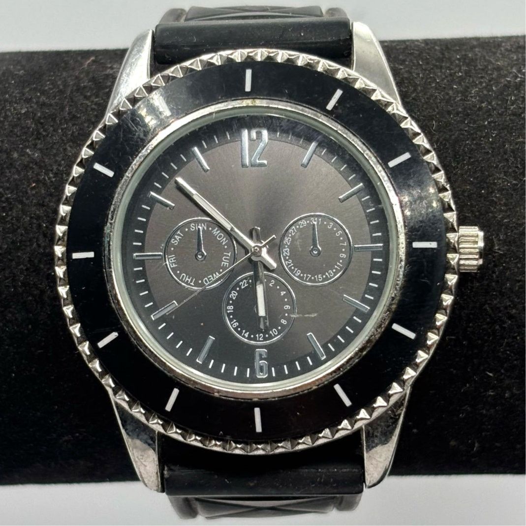 Other Silver & Black Men's Watch Size ONE SIZE - 1 Thumbnail