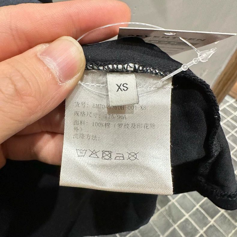 Givenchy Givenchy Black Shark Logo Short Sleeve 2505-Nextarrow Size US XS / EU 42 / 0 - 4 Thumbnail