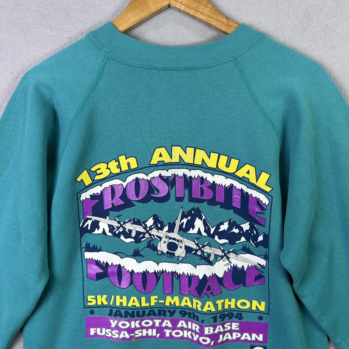 Vintage Vintage Yokota Air Base Frostbite Footrace Sweatshirt Size US M / EU 48-50 / 2 - 7 Thumbnail