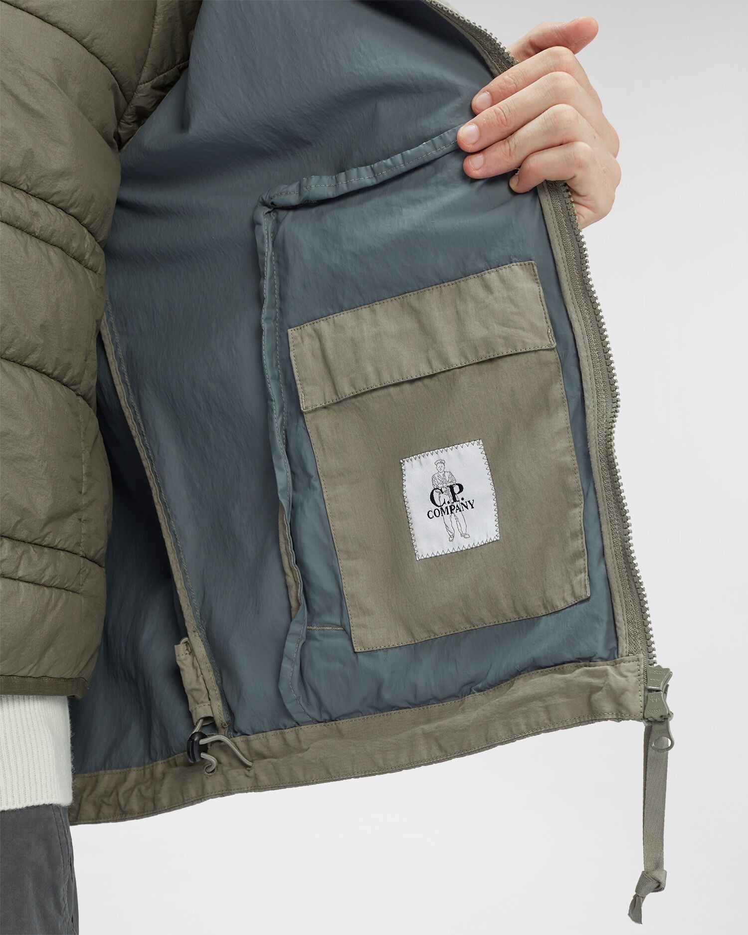 C.P. Company o1y1224 Logo Hooded Jacket in Sage Green Size US M / EU 48-50 / 2 - 6 Thumbnail