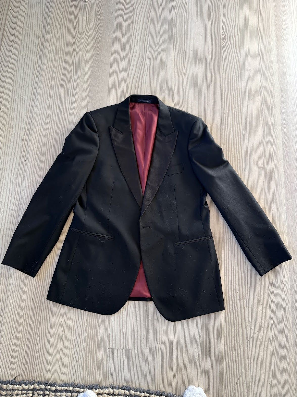 Suitsupply Tuxedo (full set minus bow tie) Size 44R - 1 Thumbnail
