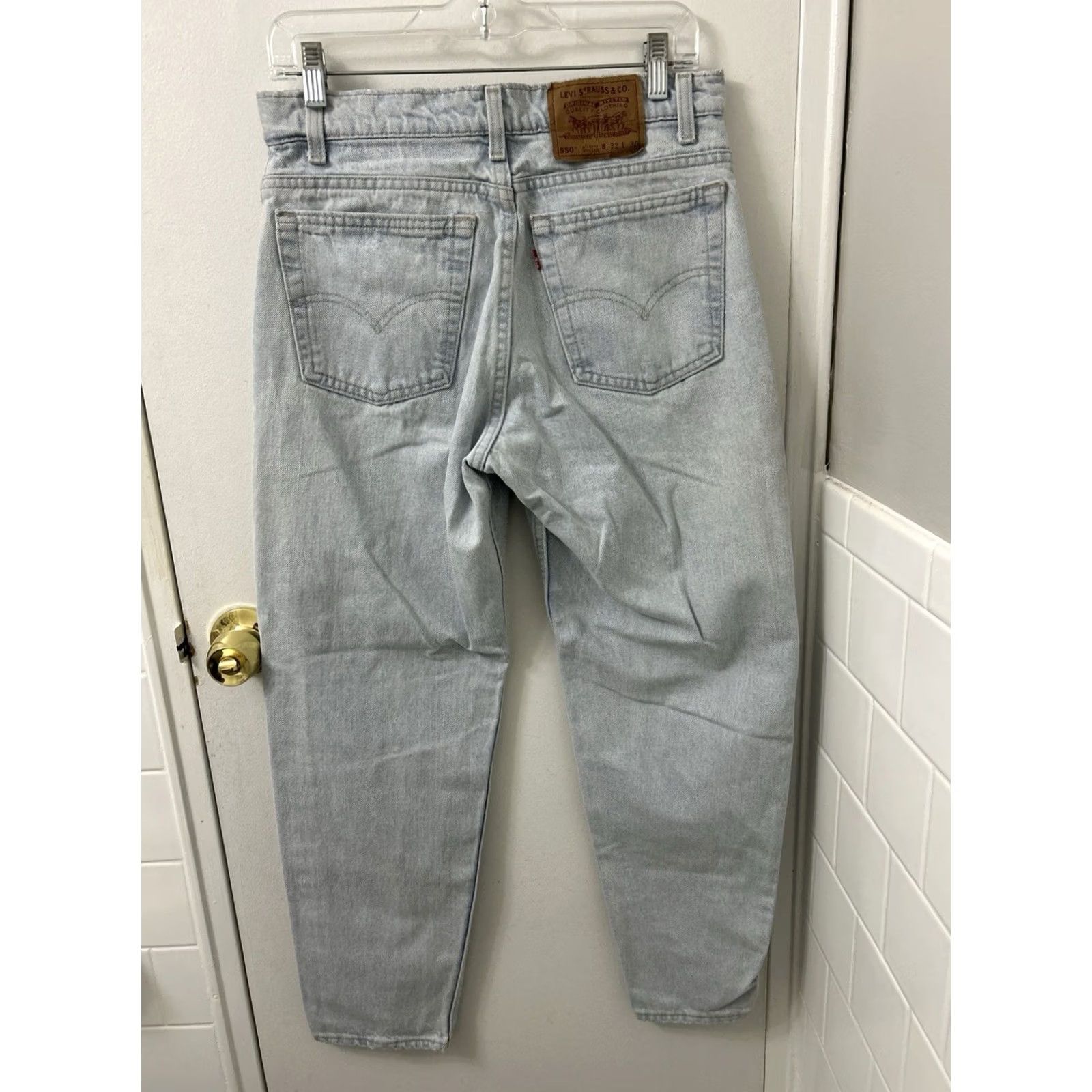 Levi's VINTAGE Levi's 550 Jeans Mens Sz 32x30 Light Wash Relaxed Fit Denim Blue 5-Pocket USA Size US 32 / EU 48 - 7 Thumbnail