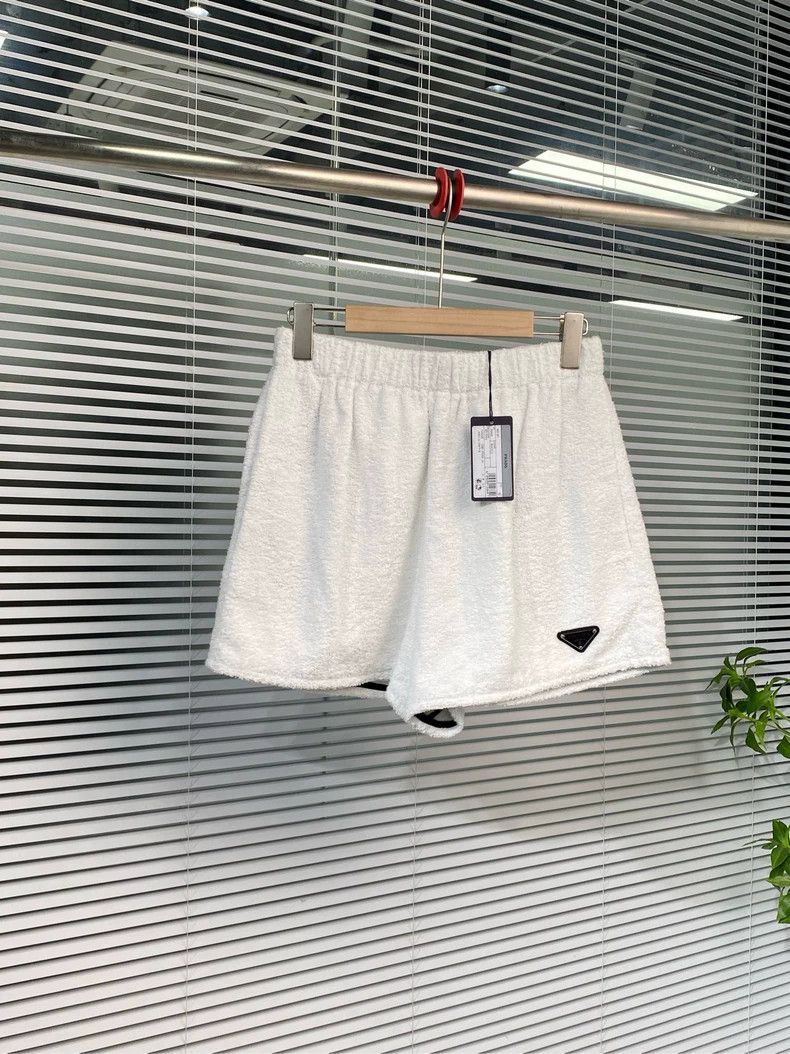 Prada Prada Casual shorts 2503-Nextarrow Size US 26 / EU 42 - 1 Thumbnail