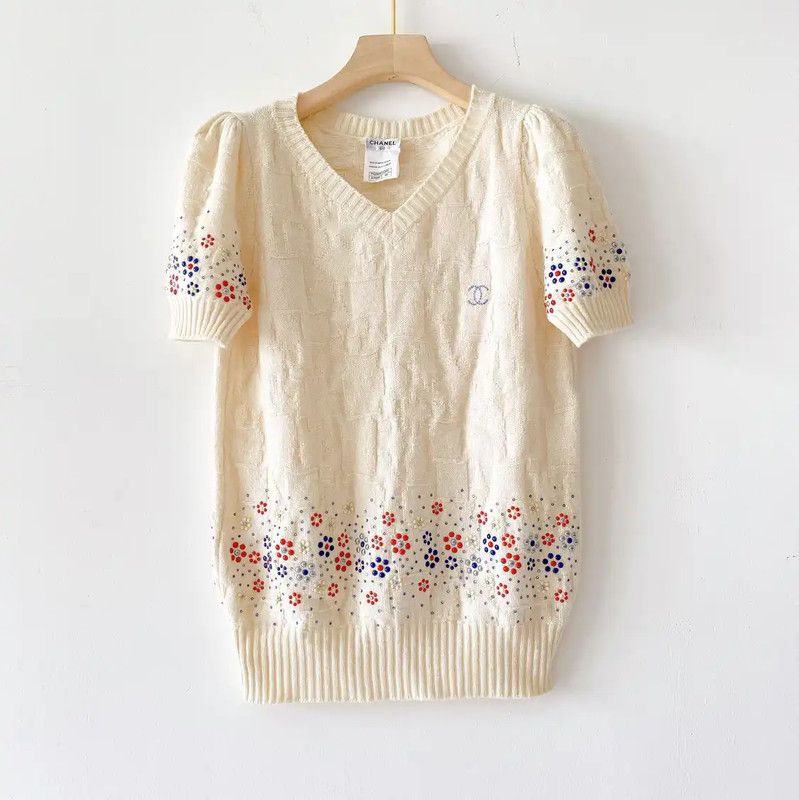 Chanel Chanel Spring Autumn Beige Cashmere Knit Short Sleeve T-shirt 0089 Size M / US 6-8 / IT 42-44 - 1 Thumbnail