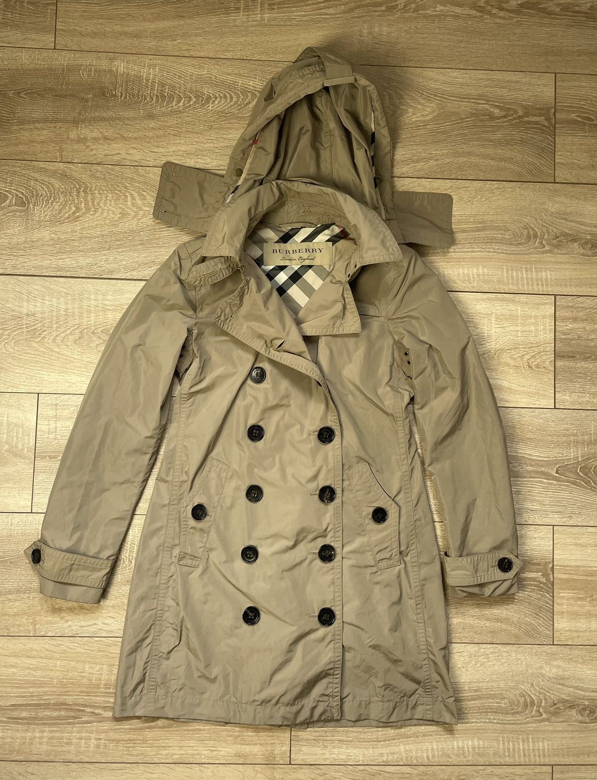 Burberry Burberry London Trench Coat Hooded Beige Woman's UK6 US 4 Size S / US 4 / IT 40 - 1 Thumbnail