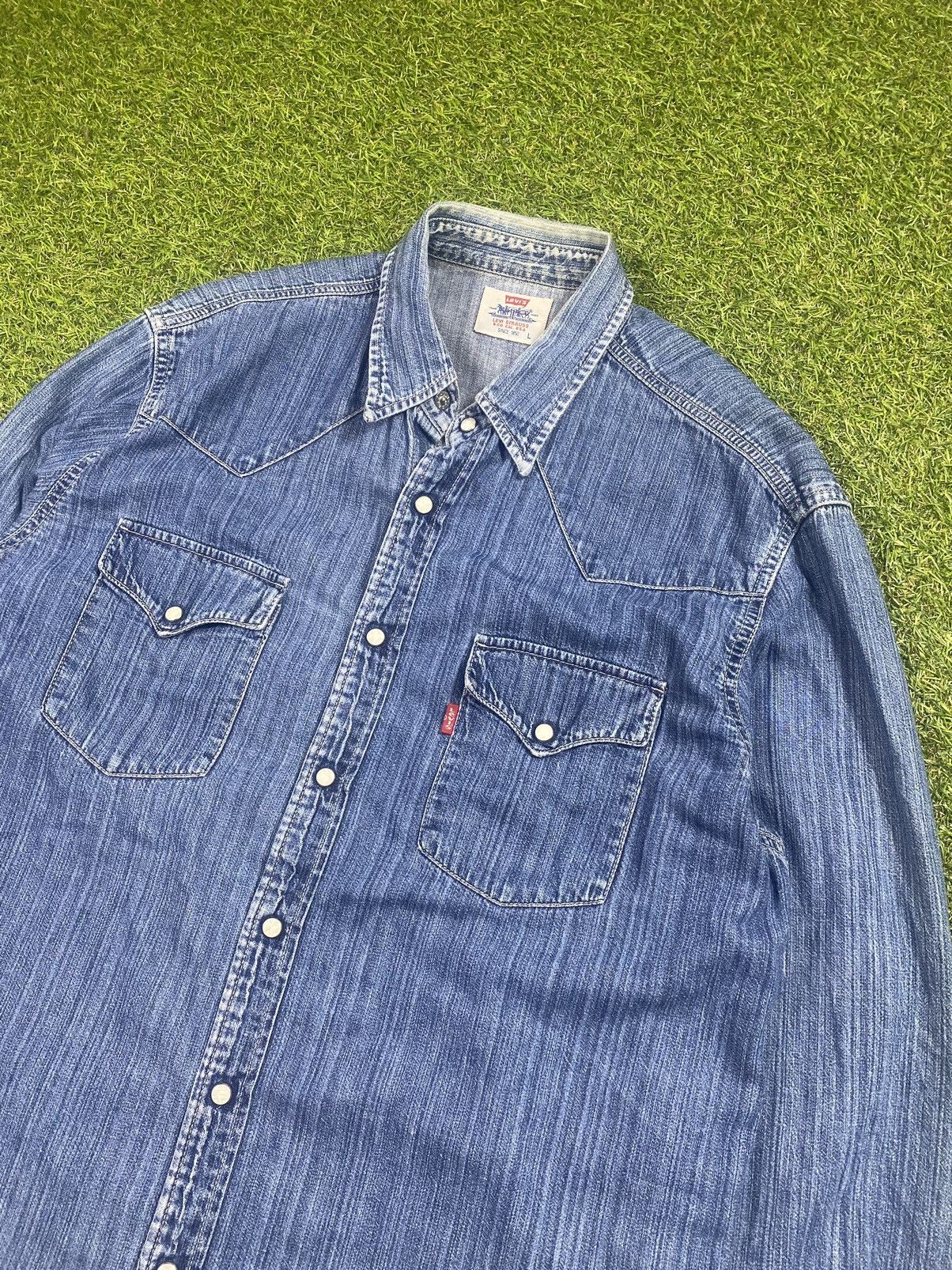 blue jeans 90s fashion denim shirt
