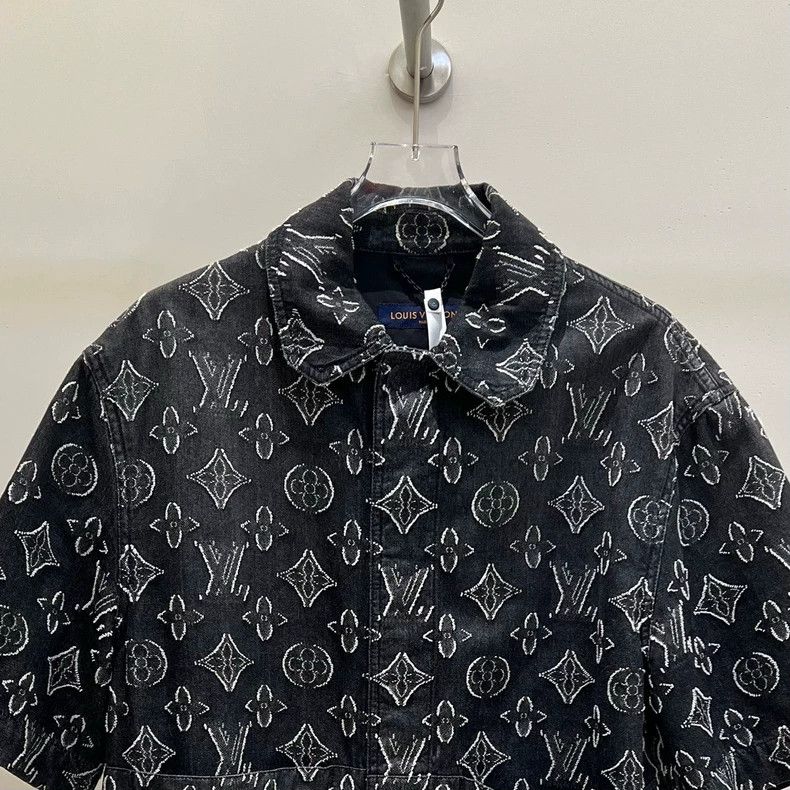 Louis Vuitton Louis Vuitton Black cropped presbyopic full logo denim shor Size US M / EU 48-50 / 2 - 3 Thumbnail