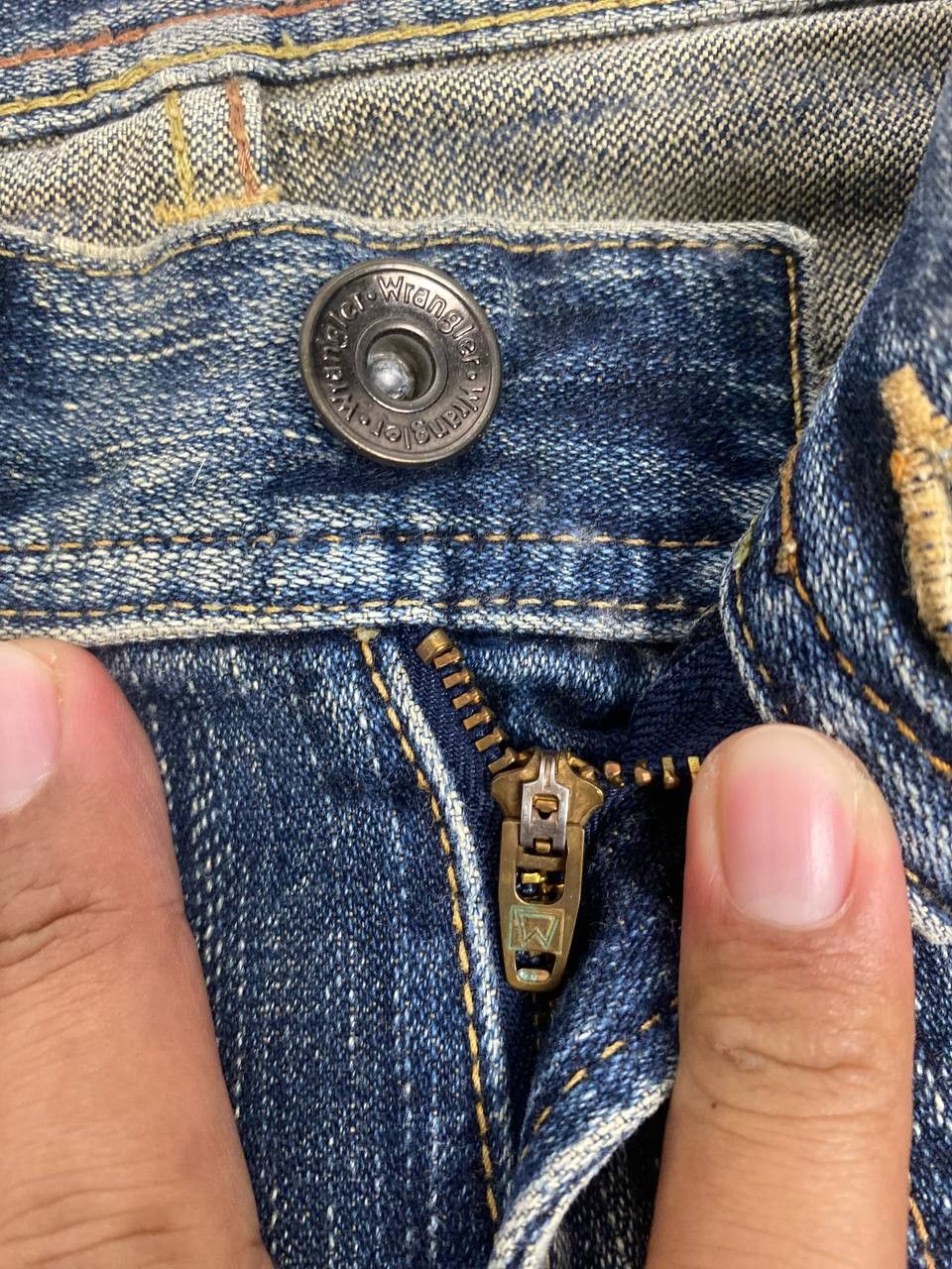 Wrangler vintage wrangler uneven faded distressed denim Size US 32 / EU 48 - 11 Thumbnail