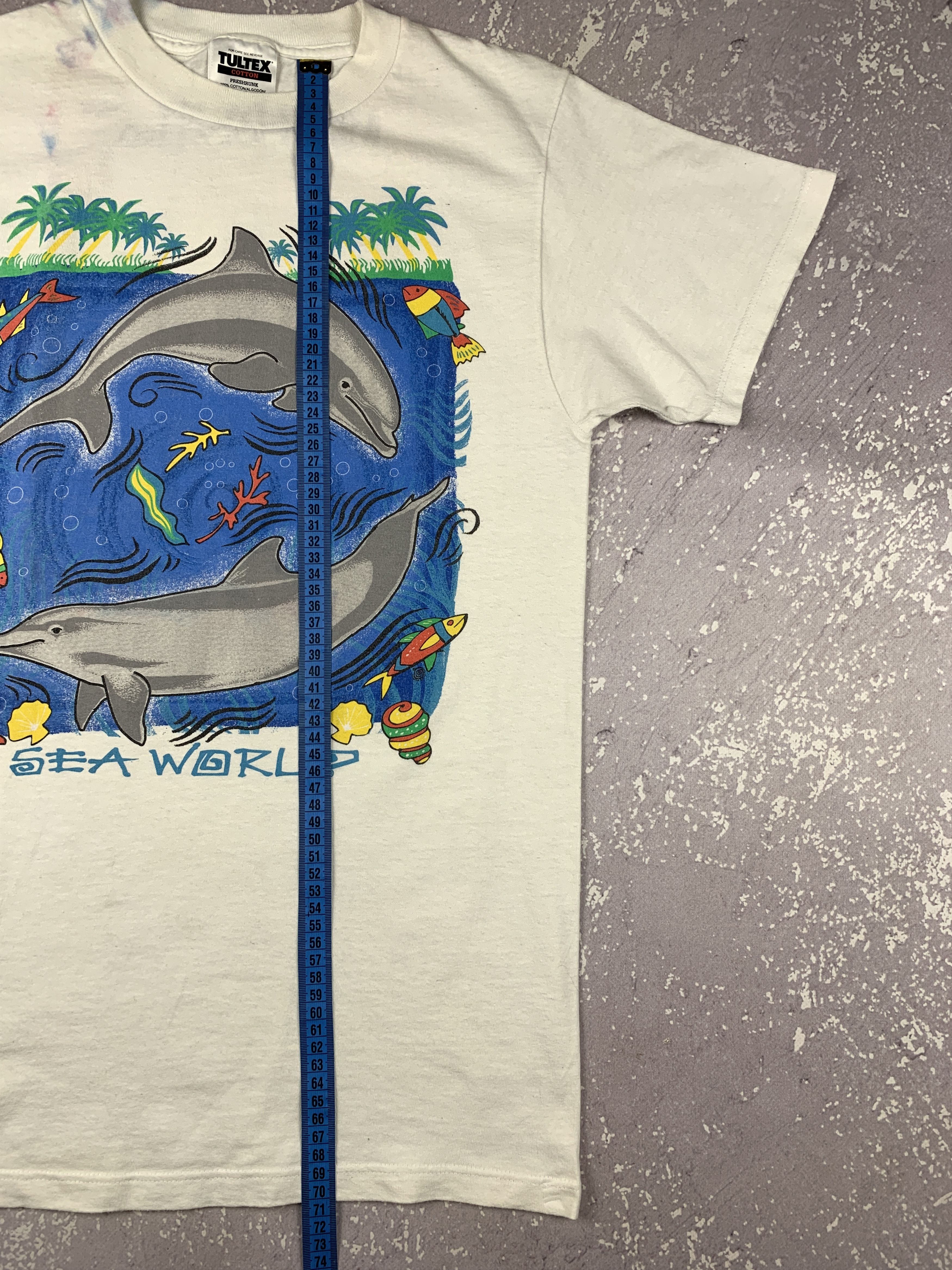 Tultex 1990s Vintage Tultex Sea World Dolphins Graphic T Shirt Size US S / EU 44-46 / 1 - 9 Thumbnail