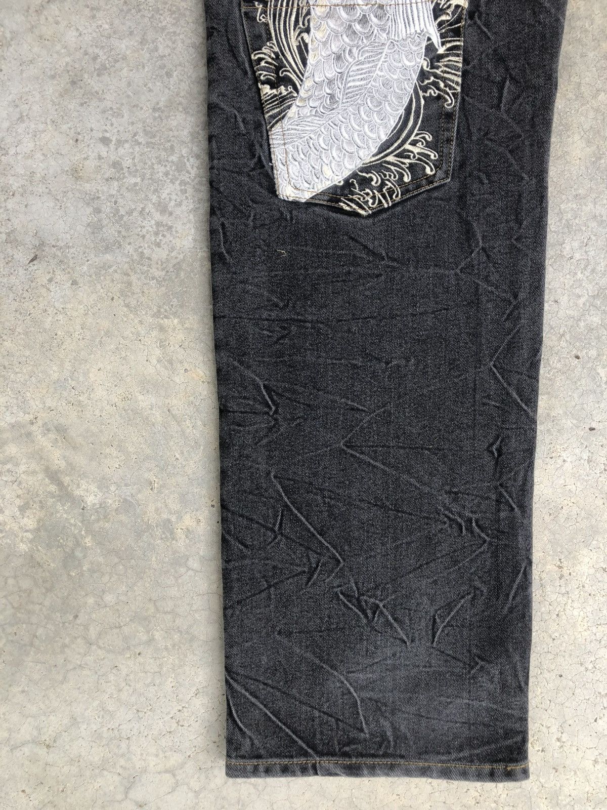 Karakuri Tamashii Karakuri Tamashii Embroidered Jeans Distressed Multipocket Size US 37 - 11 Thumbnail