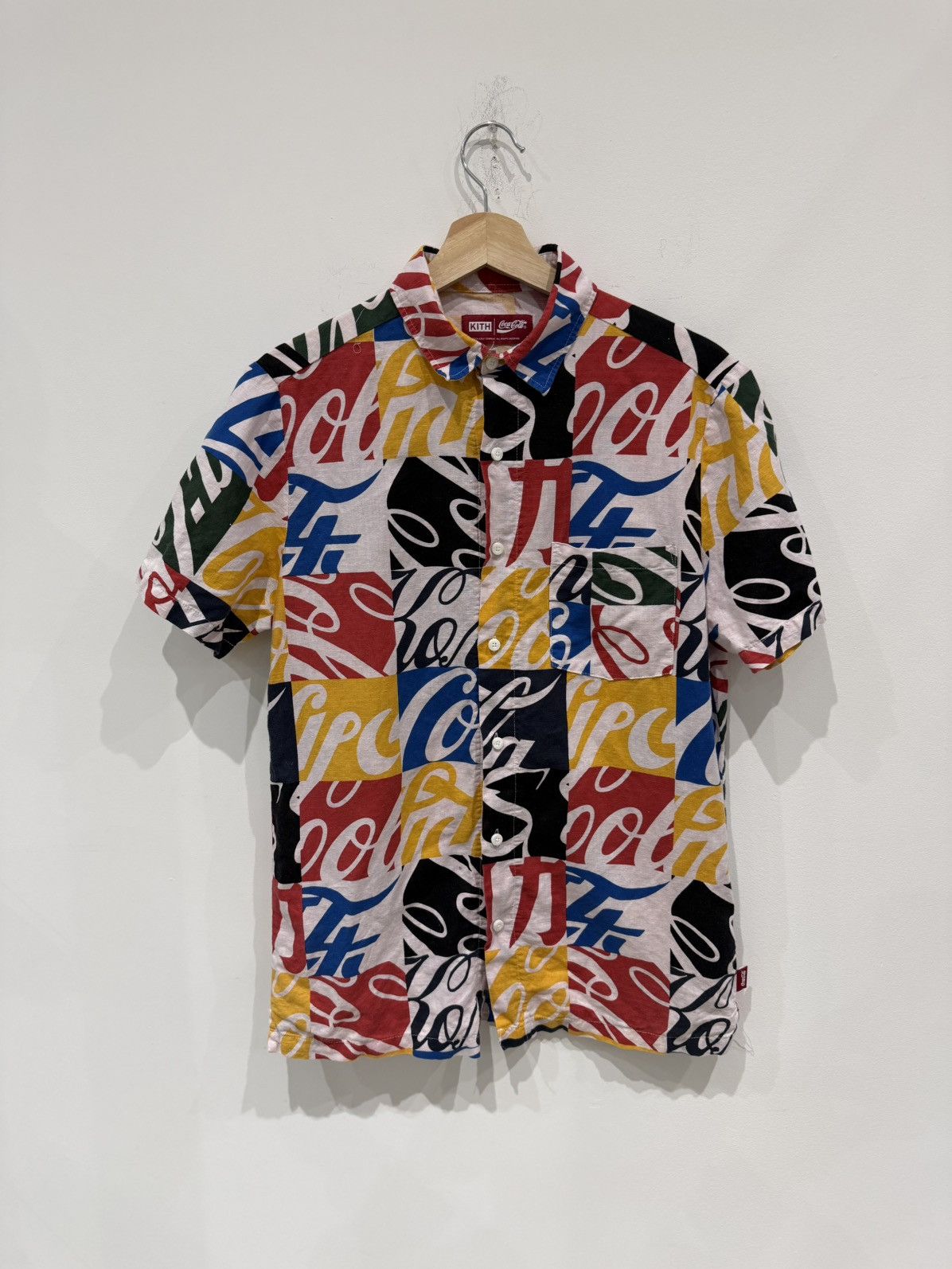 Kith Kith x Coca-Cola Hawaiian Button Up Multi Size: S Size US S / EU 44-46 / 1 - 1 Thumbnail