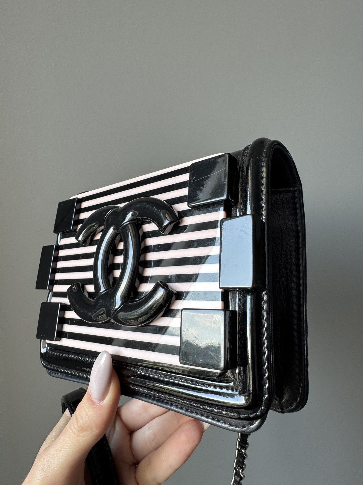 Chanel Chanel 2014 Plexiglass Patent Striped Boy Brick Flap Bag Size ONE SIZE - 5 Thumbnail
