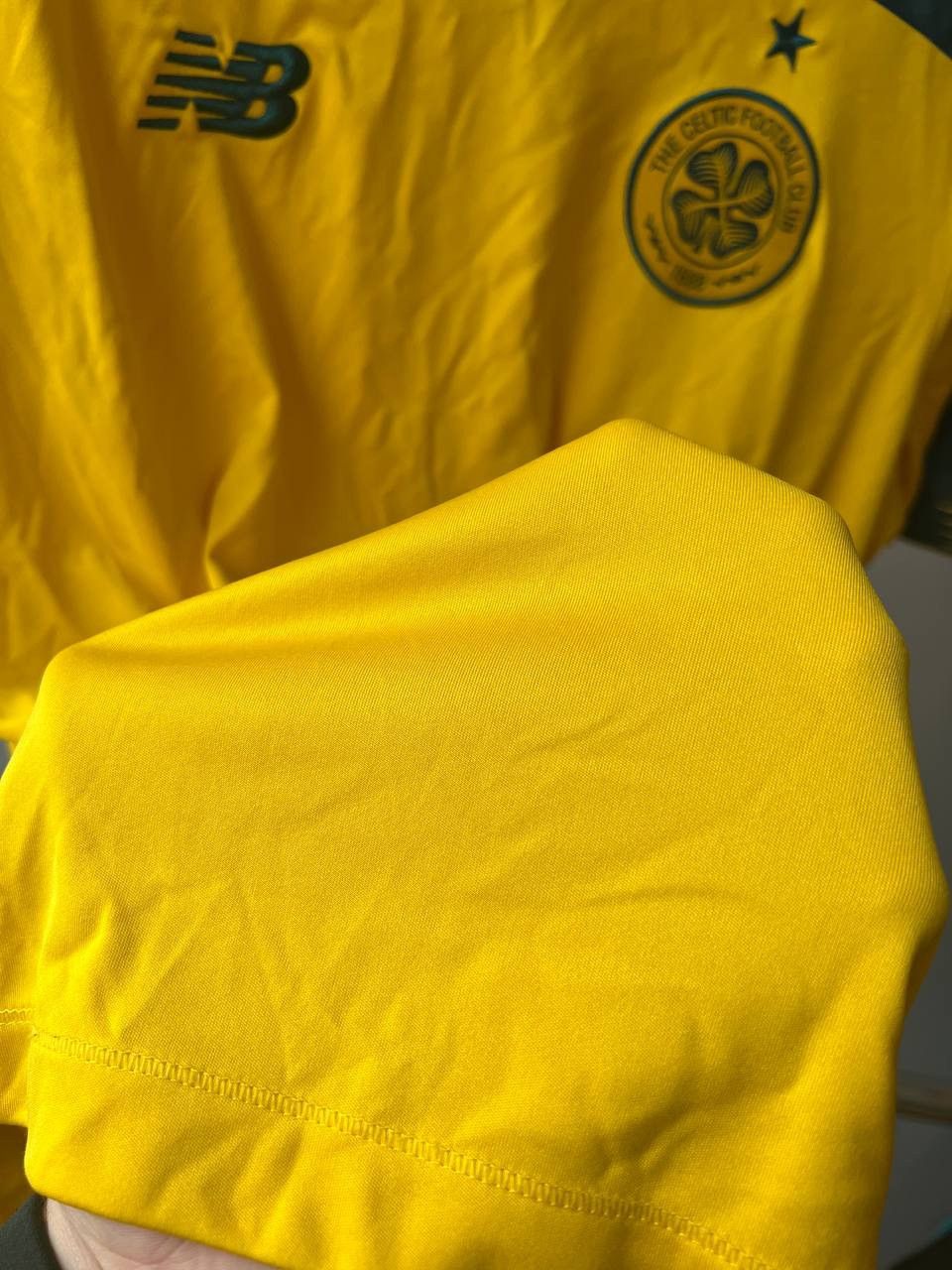 New Balance 2019/20 CELTIC FC AWAY SOCCER JERSEY FOOTBALL SHIRT SIZE L Size US L / EU 52-54 / 3 - 7 Thumbnail