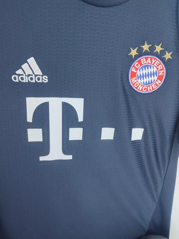 Adidas 2015/16 FC Bayern Munich Munchen third FOOTBALL Kit SHIRT Size US S / EU 44-46 / 1 - 9 Thumbnail