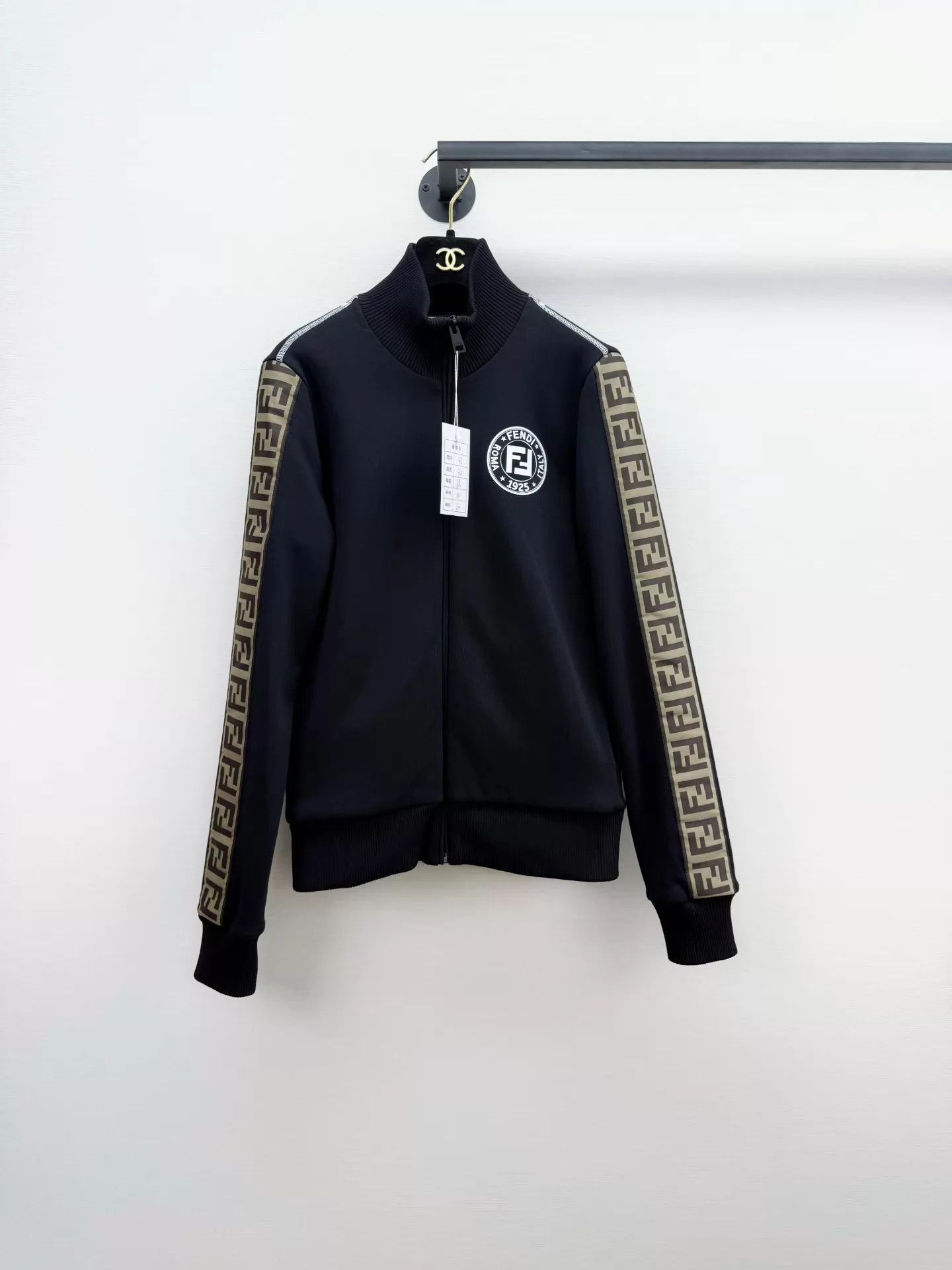 Fendi Fendi FF All-Over Print Jacket 40 (2 Wears, LN) Size S / US 4 / IT 40 - 1 Thumbnail