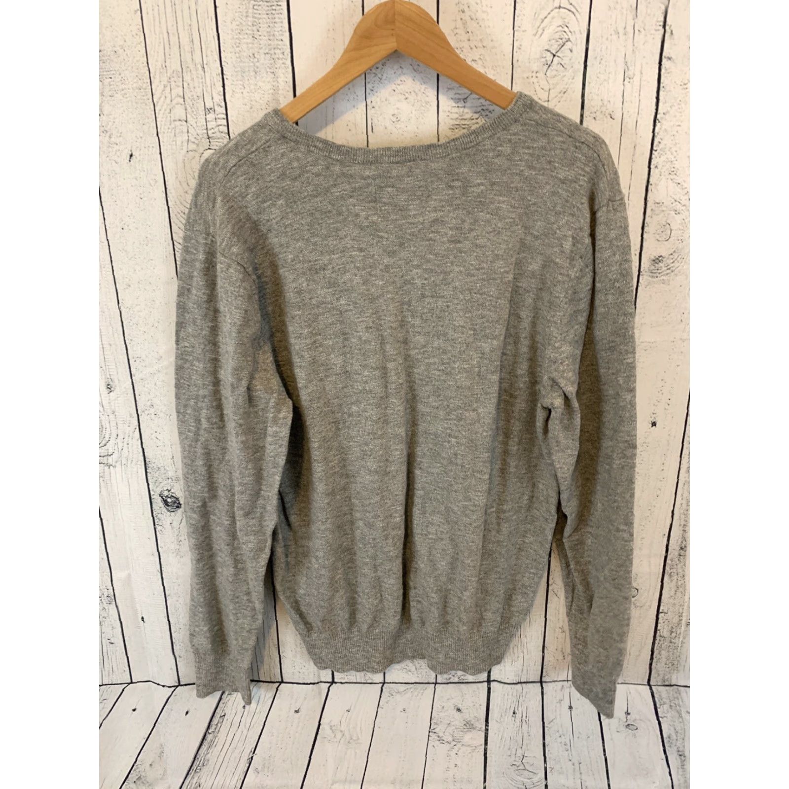 American Eagle Outfitters American Eagle Outfitters V Neck Athletic Fit Sweater Mens XL Gray Size US XL / EU 56 / 4 - 4 Thumbnail