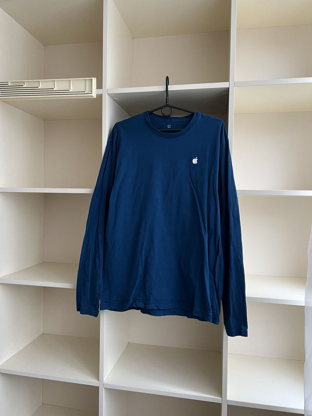Apple Apple Long Sleeve T-Shirt Size L Size US L / EU 52-54 / 3 - 2 Thumbnail