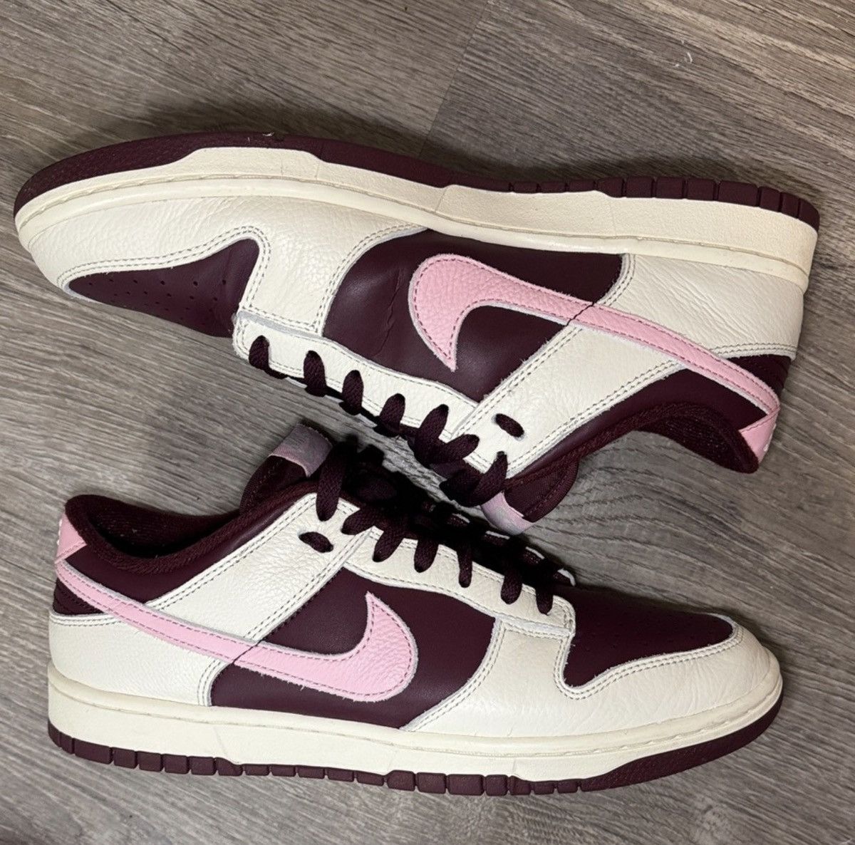 Jordan Brand Nike Dunk Low Retro PRM Valentine's Day (2023) Size US 9.5 / EU 42-43 - 5 Thumbnail